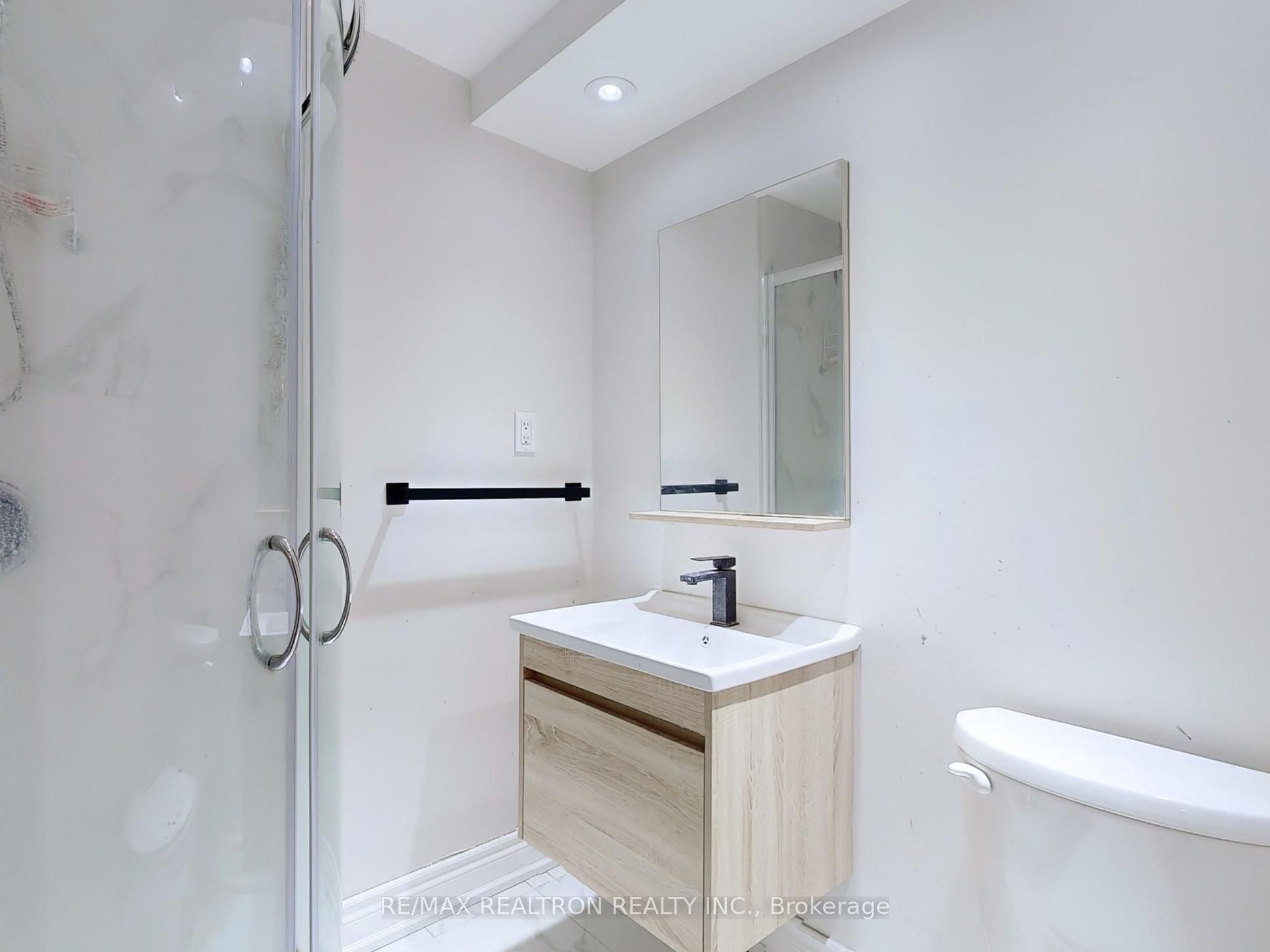 558 Sheppard Avenue Property Photo 35