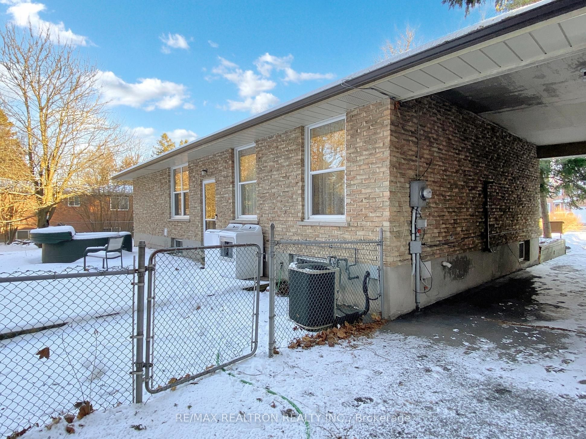 558 Sheppard Avenue Property Photo 39