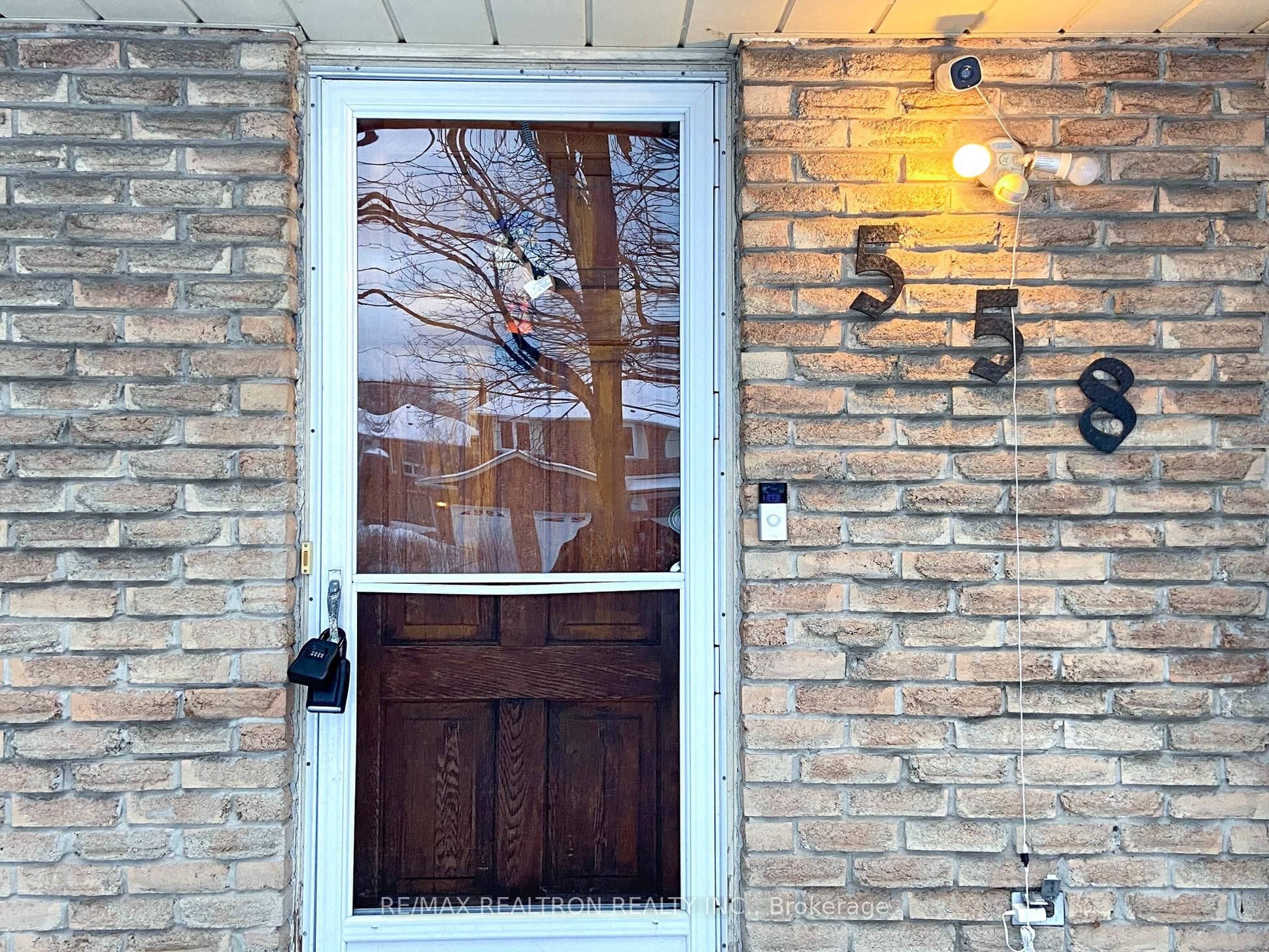 558 Sheppard Avenue Property Photo 40