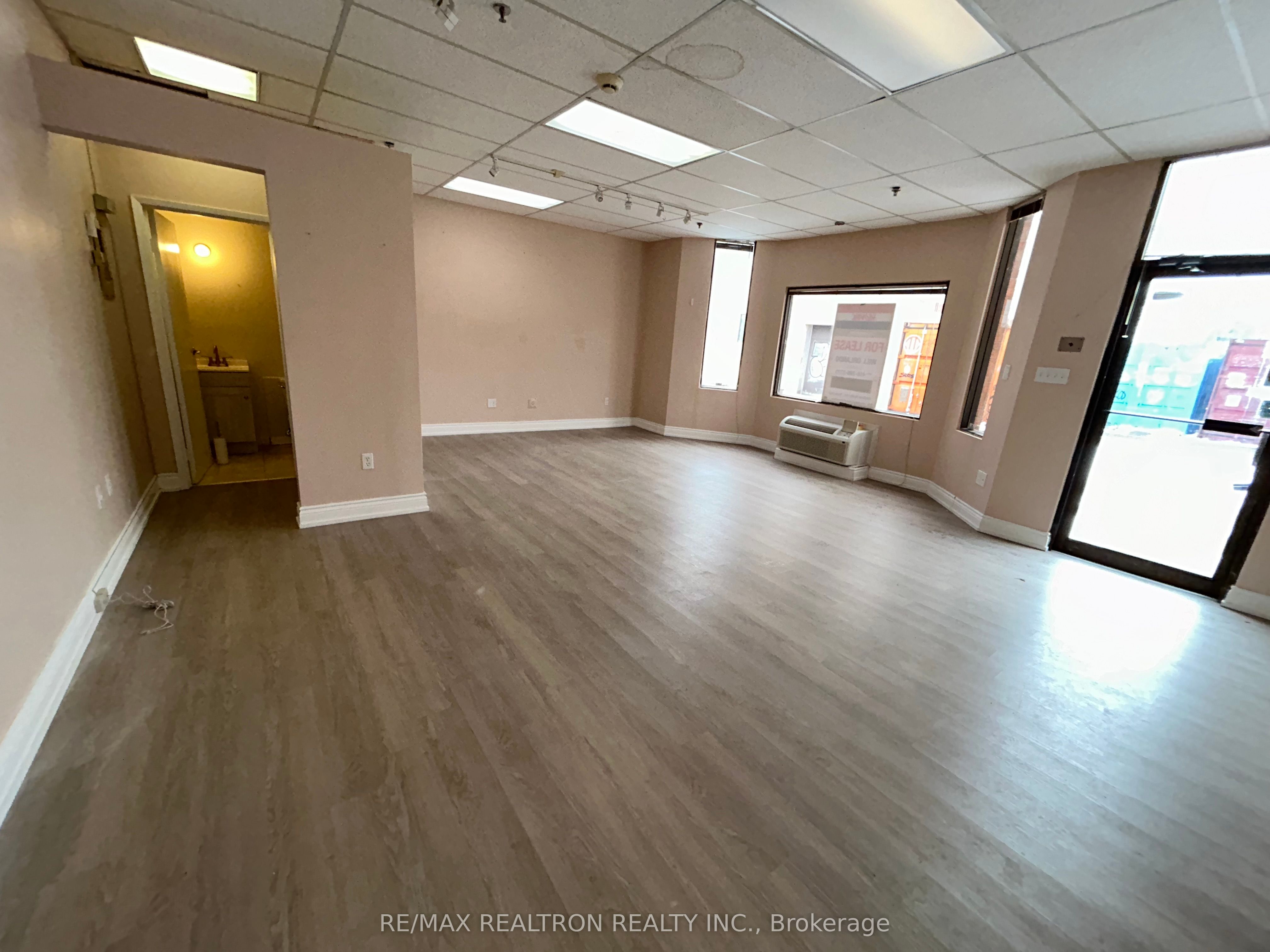 #6 - 153 Brock Street Property Photo 4