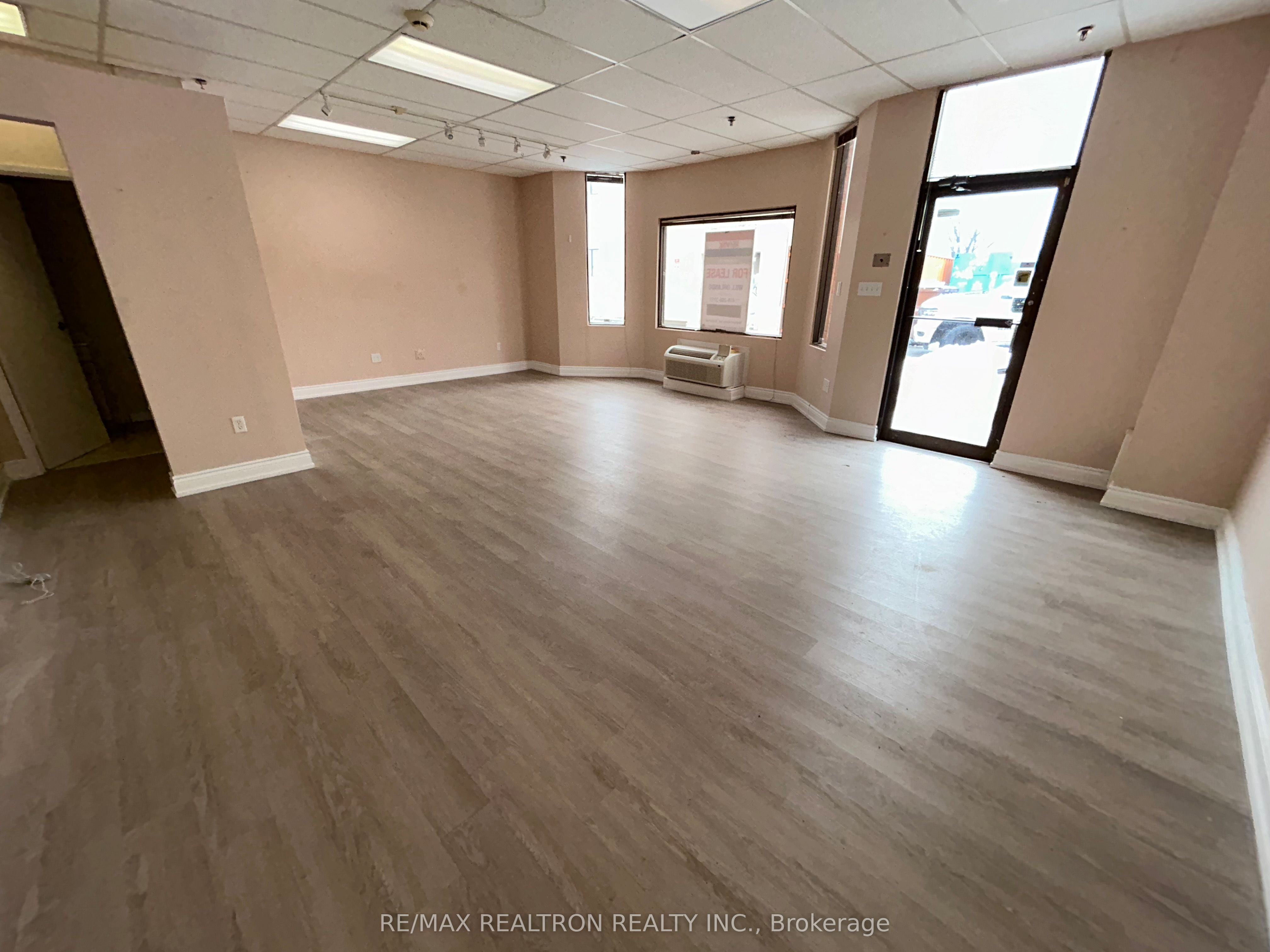 #6 - 153 Brock Street Property Photo 5