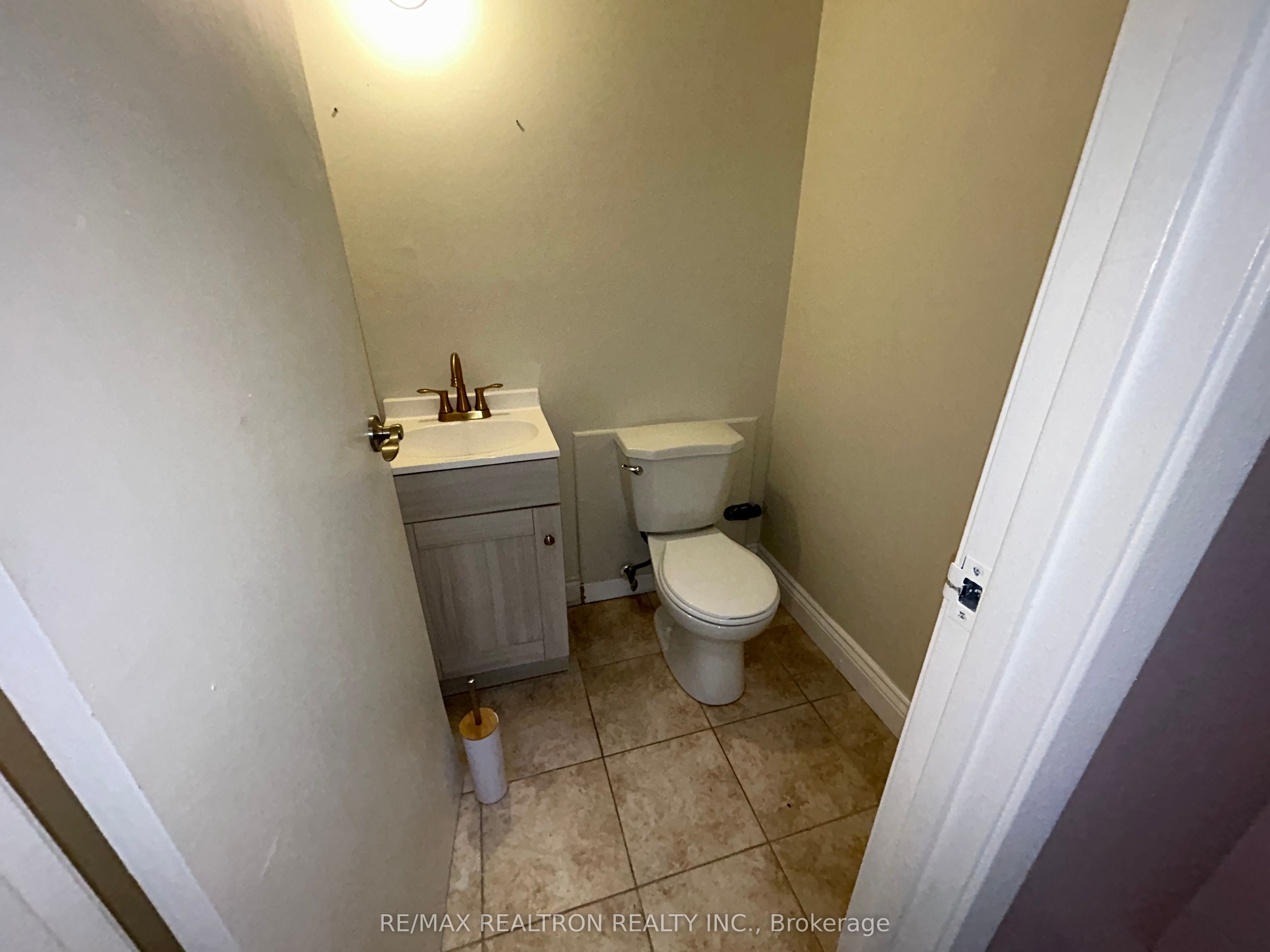 #6 - 153 Brock Street Property Photo 6
