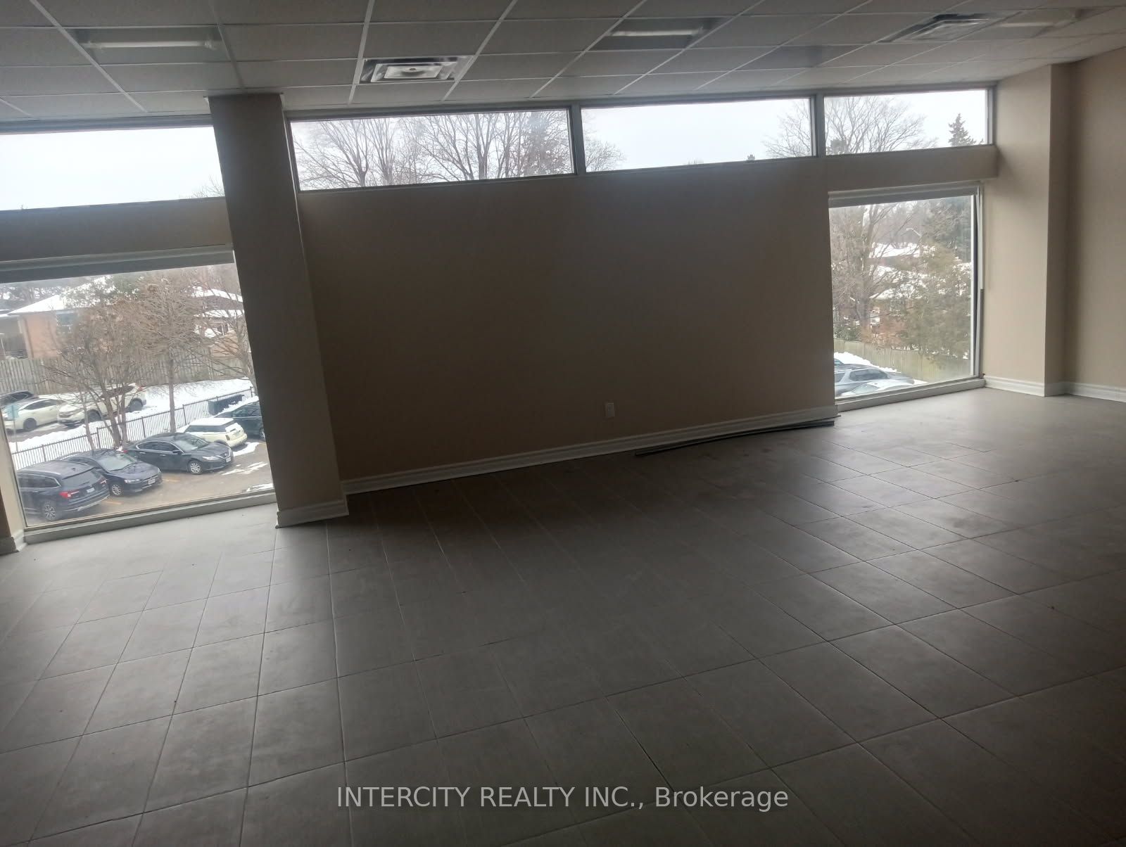 #303 - 2901 Lawrence Avenue Property Photo 6