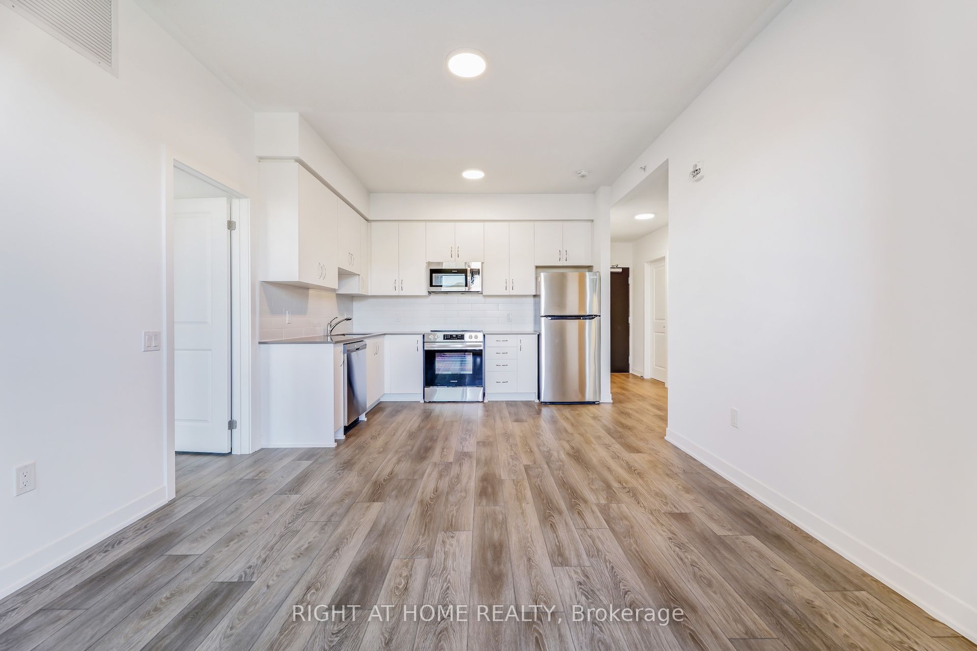 #218 - 385 Arctic Red Drive Property Photo 7