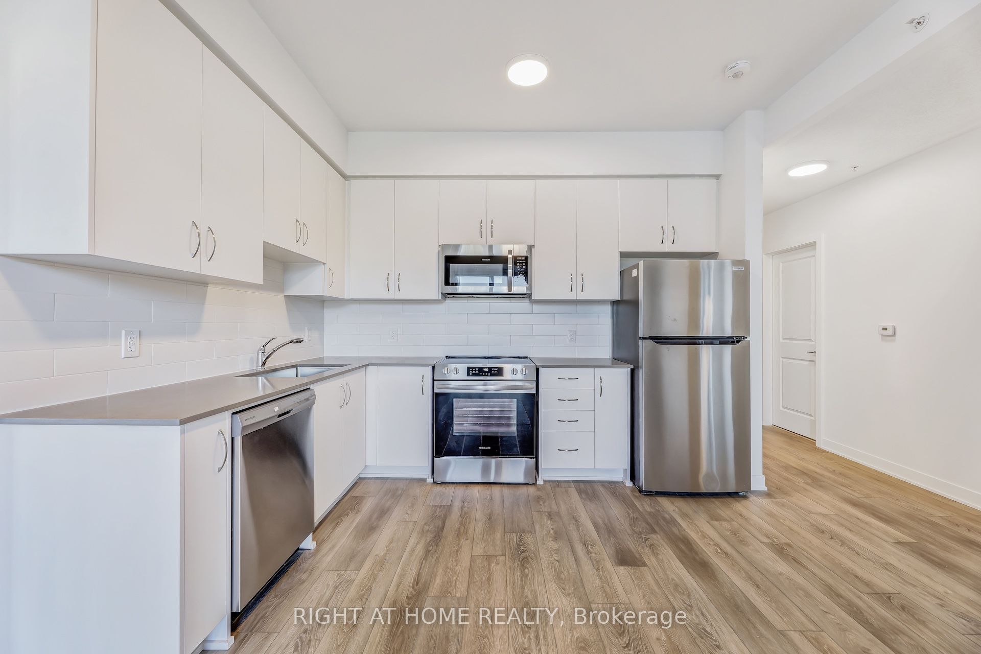 #218 - 385 Arctic Red Drive Property Photo 9