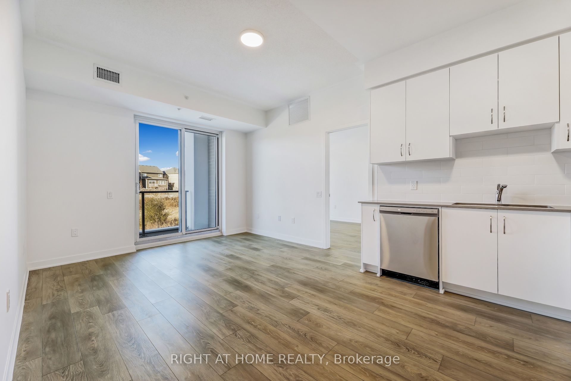 #218 - 385 Arctic Red Drive Property Photo 11