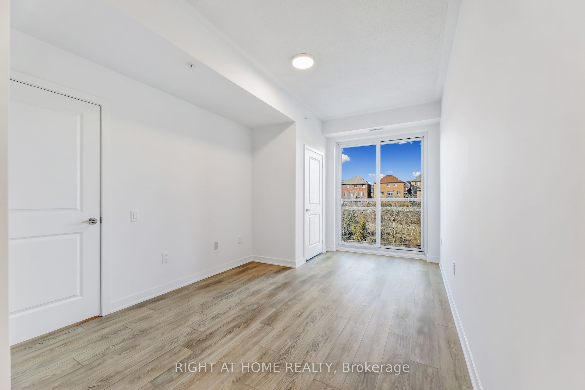 #218 - 385 Arctic Red Drive Property Photo 19