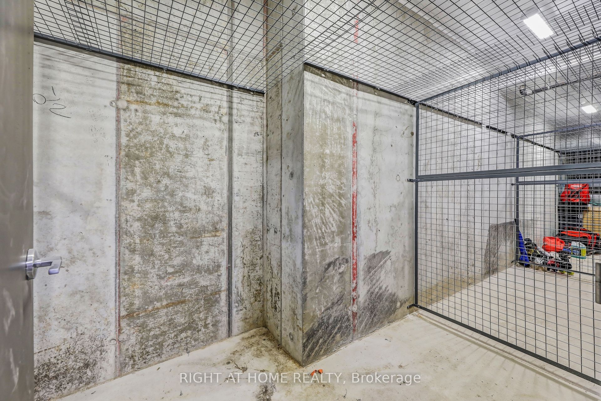 #218 - 385 Arctic Red Drive Property Photo 34