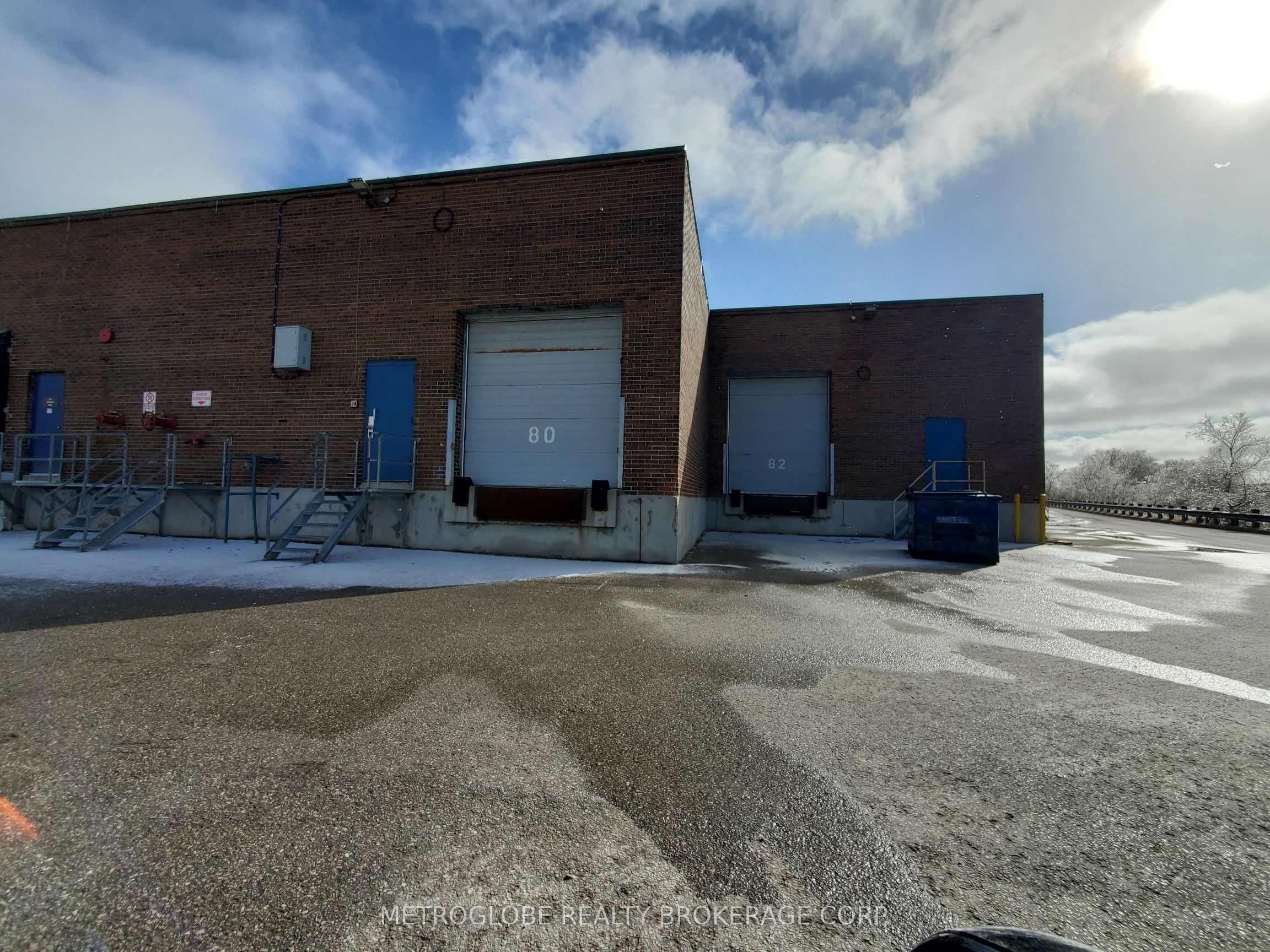 #78ap - 2220 Midland Avenue Property Photo 2