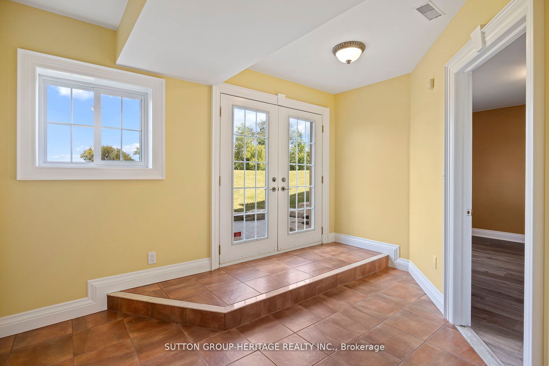 2100 Taunton Road Property Photo 23