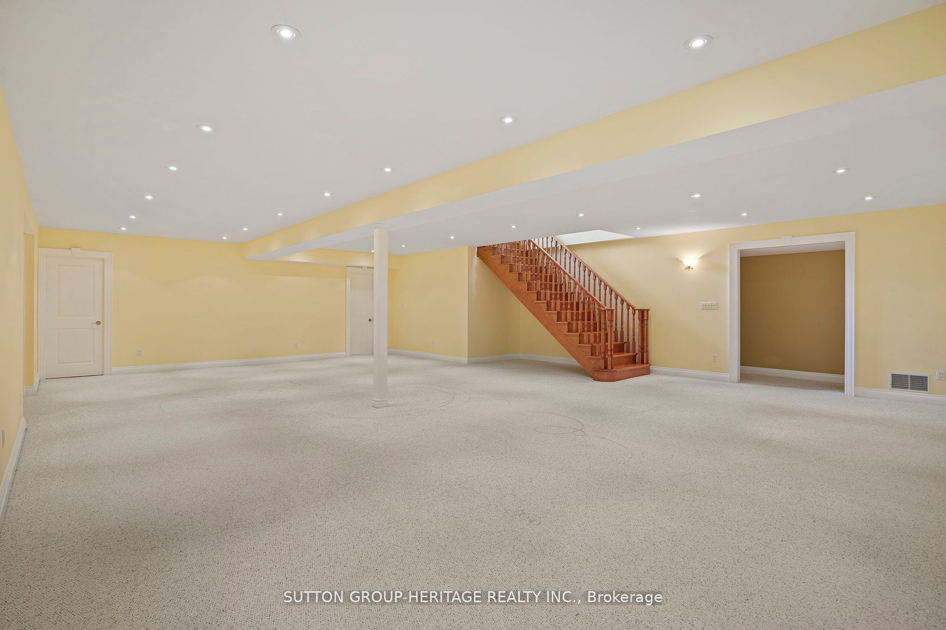 2100 Taunton Road Property Photo 25