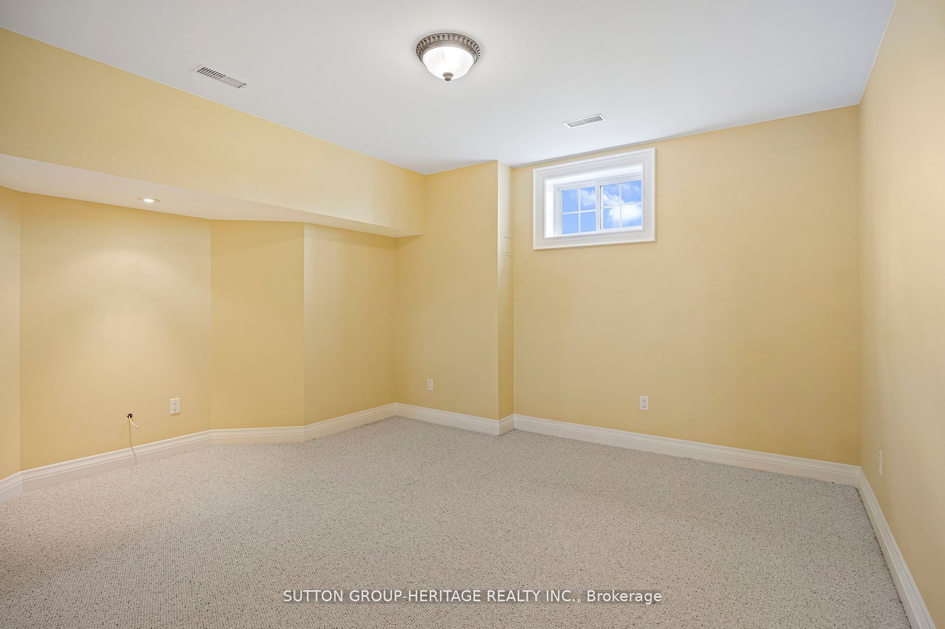 2100 Taunton Road Property Photo 28