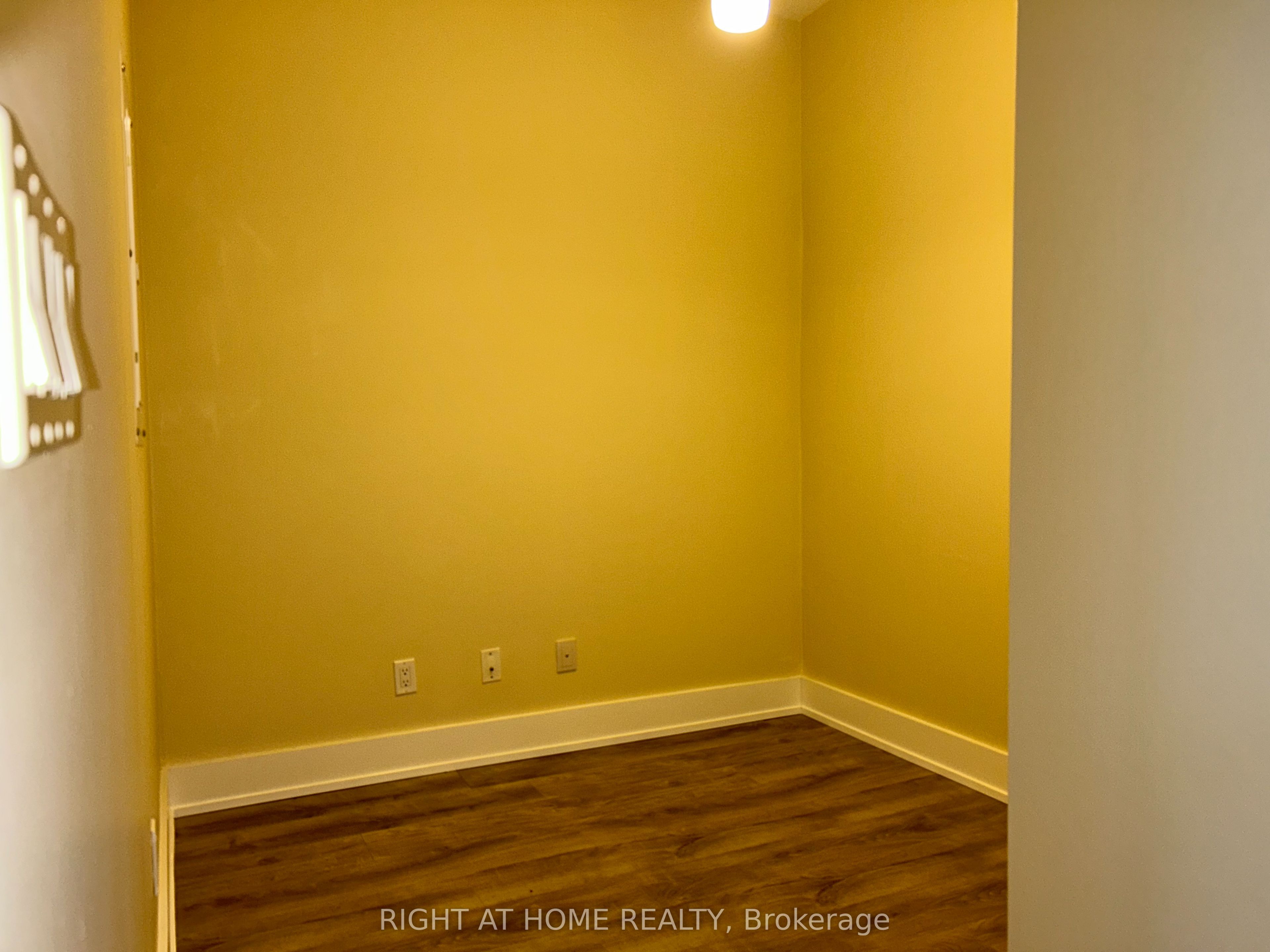 #217 - 66 Kippendavie Avenue Property Photo 16