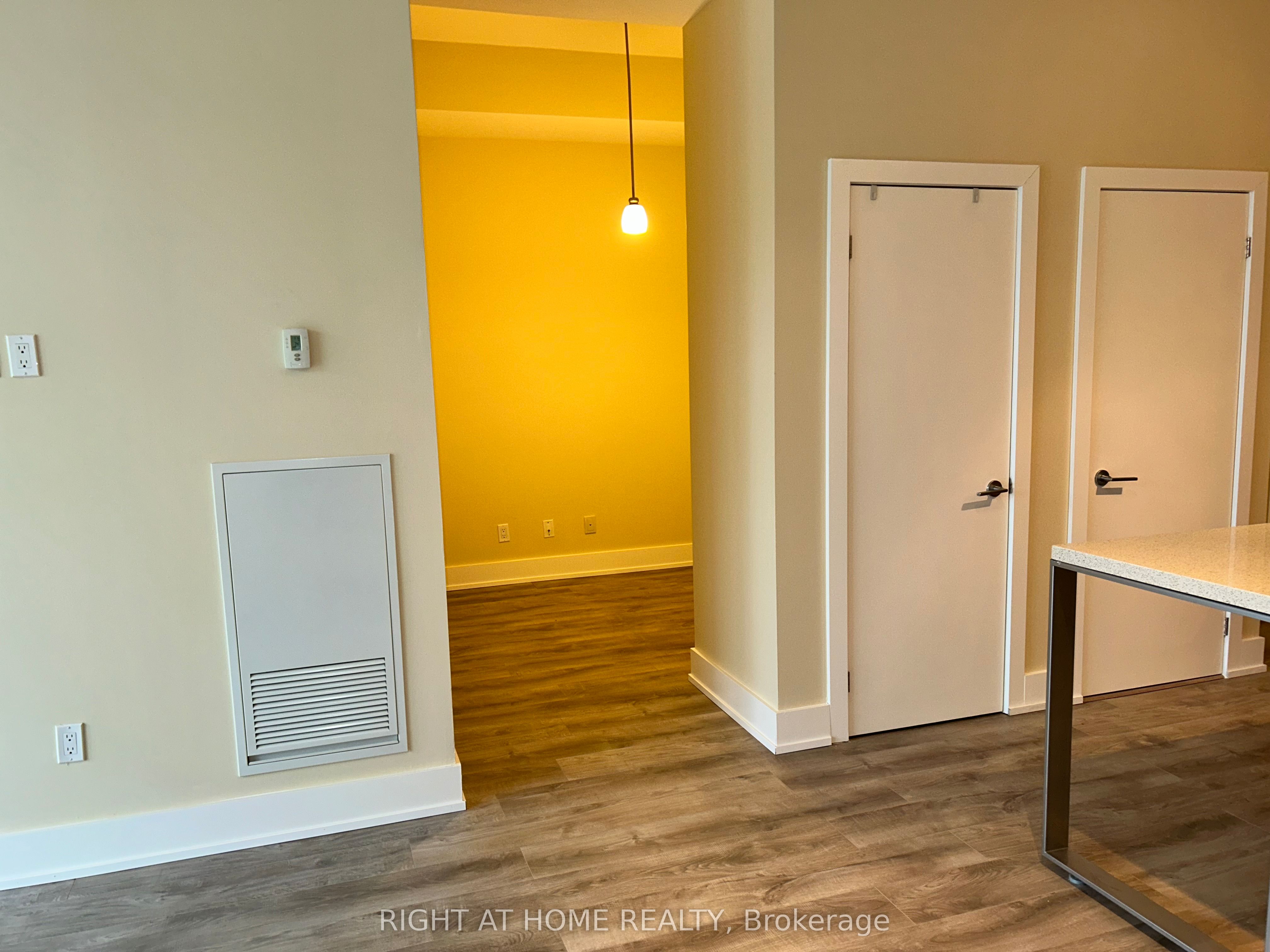 #217 - 66 Kippendavie Avenue Property Photo 17