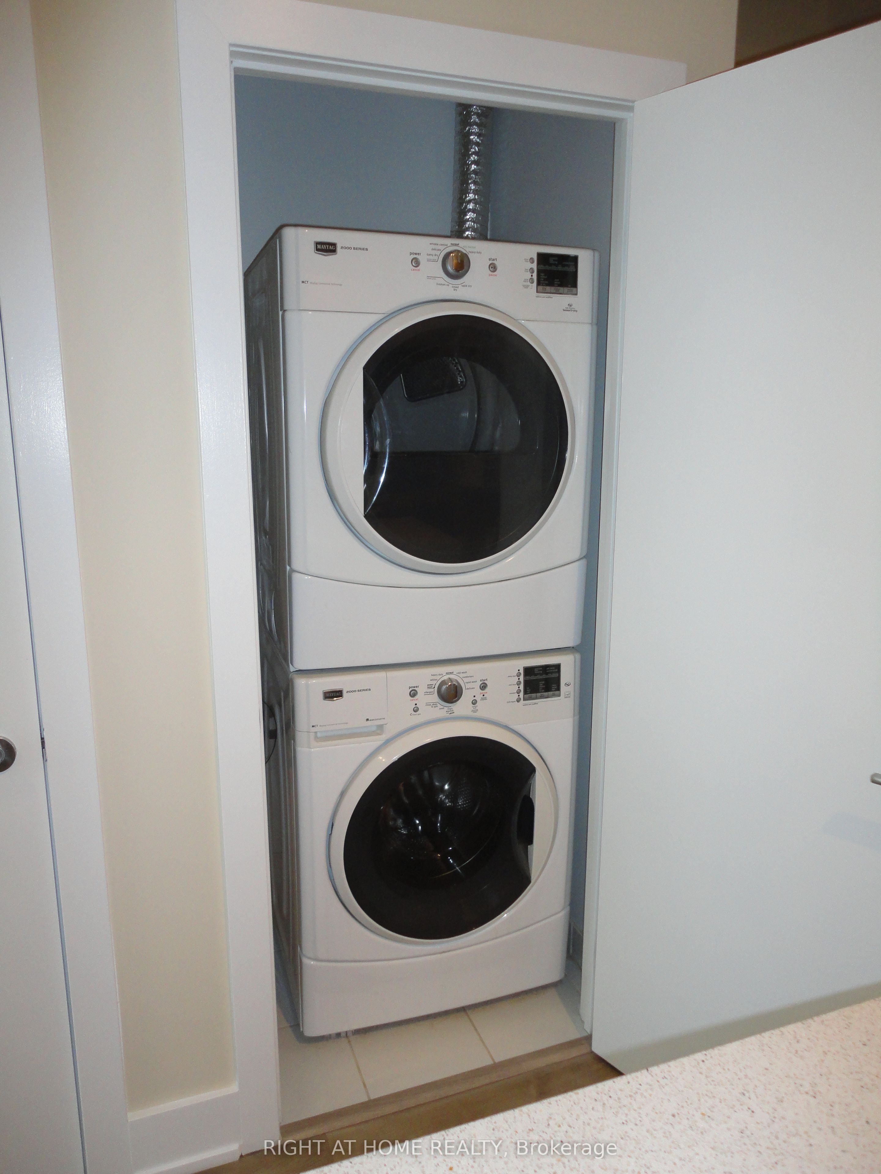 #217 - 66 Kippendavie Avenue Property Photo 18