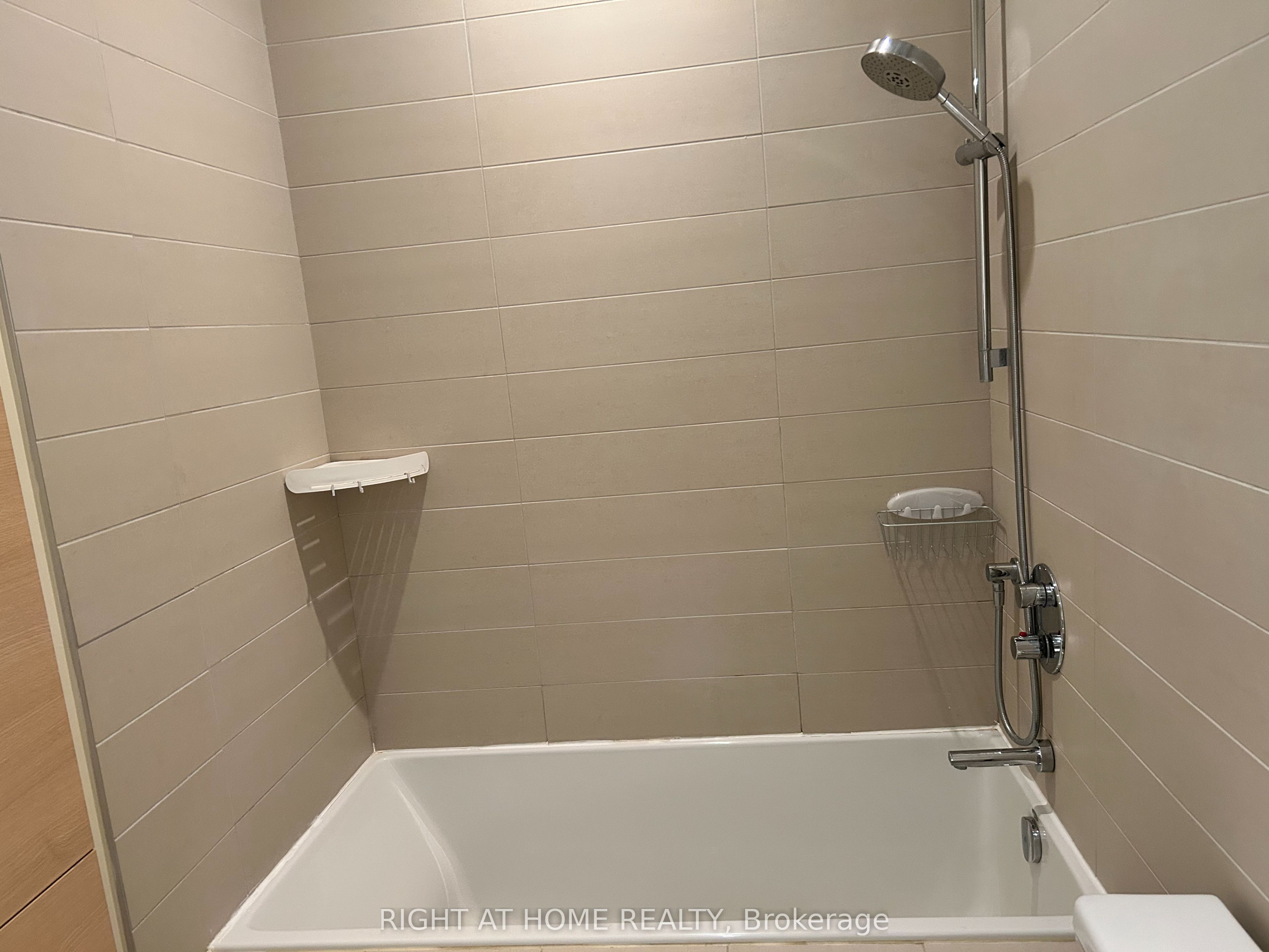 #217 - 66 Kippendavie Avenue Property Photo 20