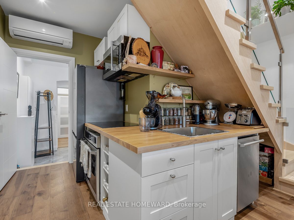 820 Danforth Avenue Property Photo 20
