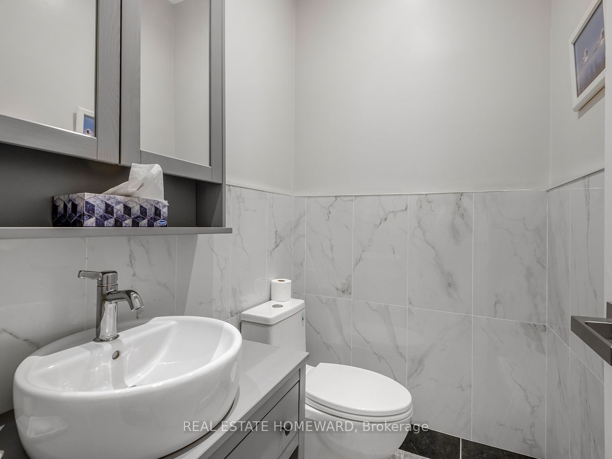 820 Danforth Avenue Property Photo 32