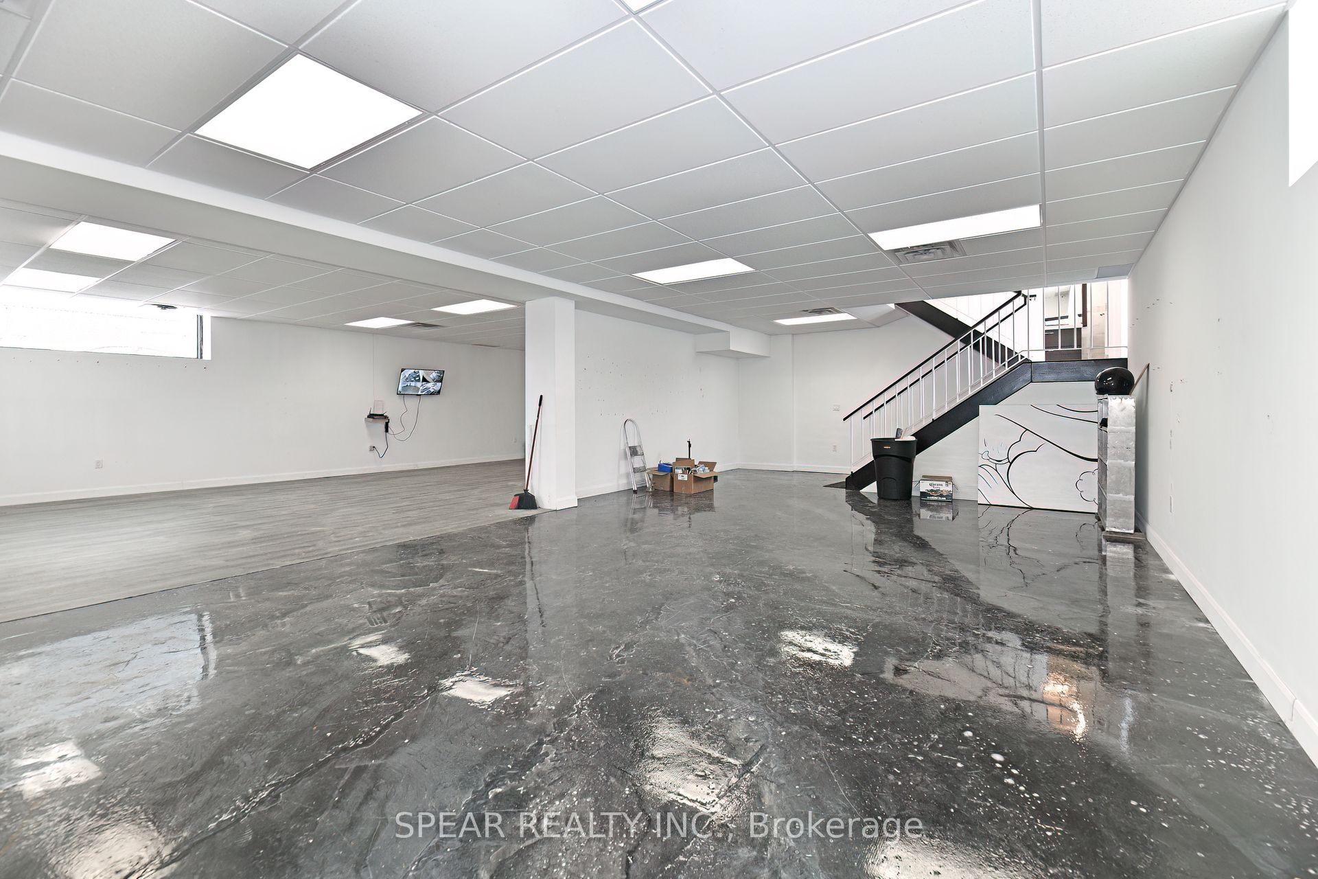 #1 - 94 Crockford Boulevard Property Photo 6