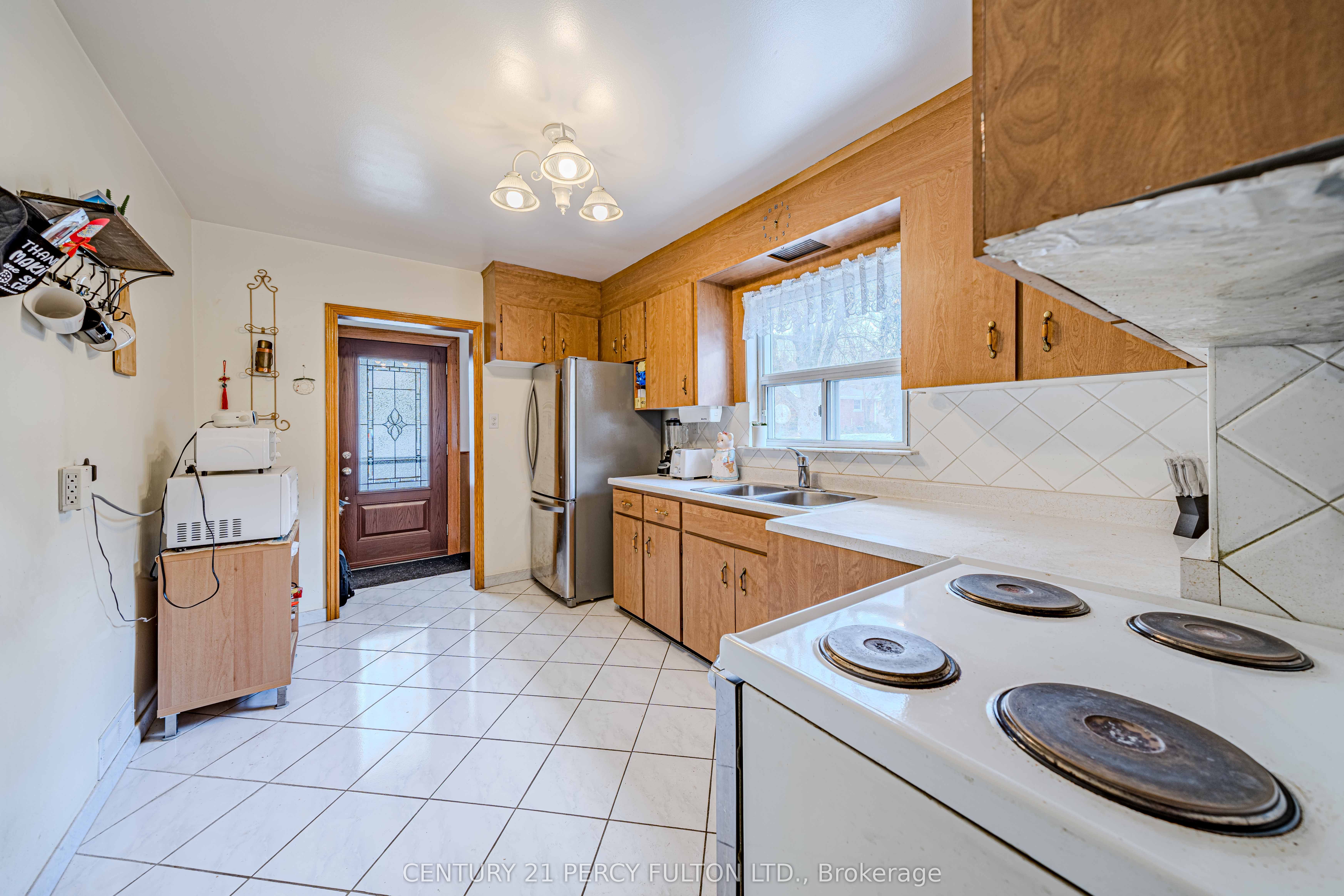 63 Midland Avenue Property Photo 11