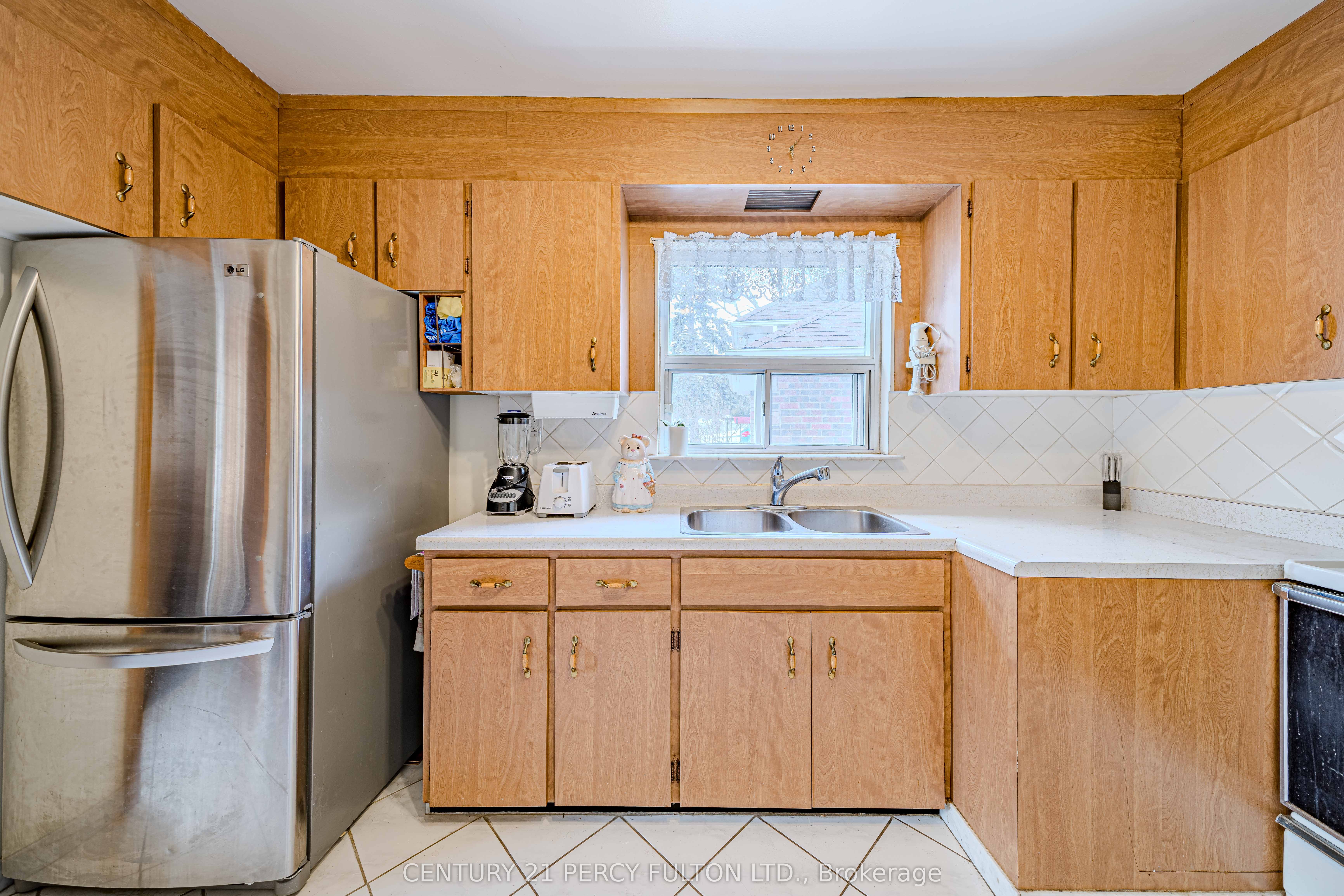 63 Midland Avenue Property Photo 12