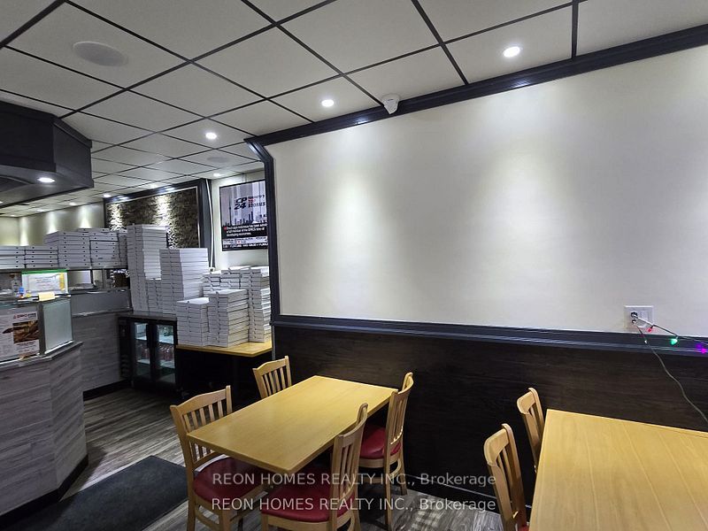 2959 St Clair Avenue Property Photo 16