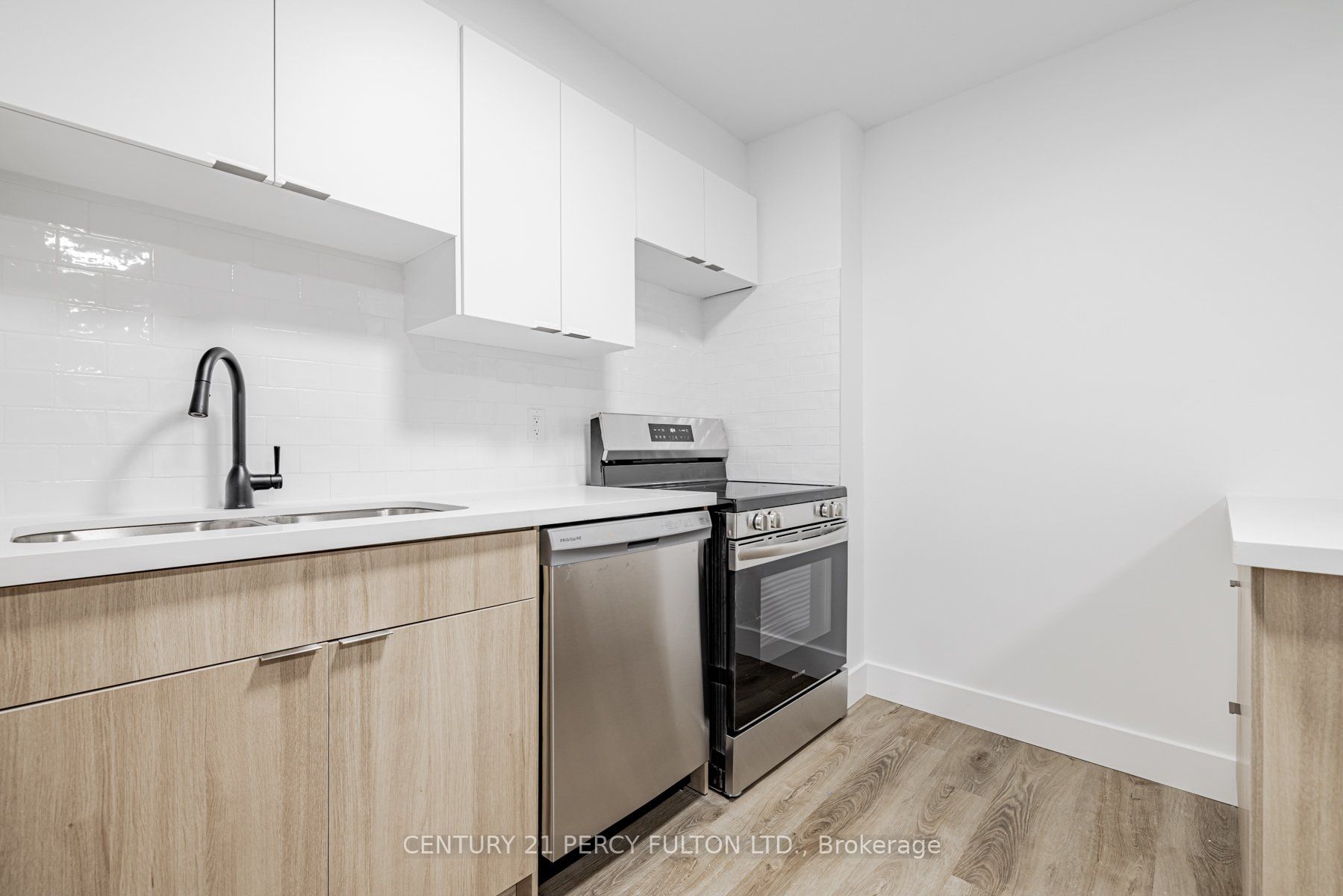 #510 - 2 Park Vista Drive Property Photo 13