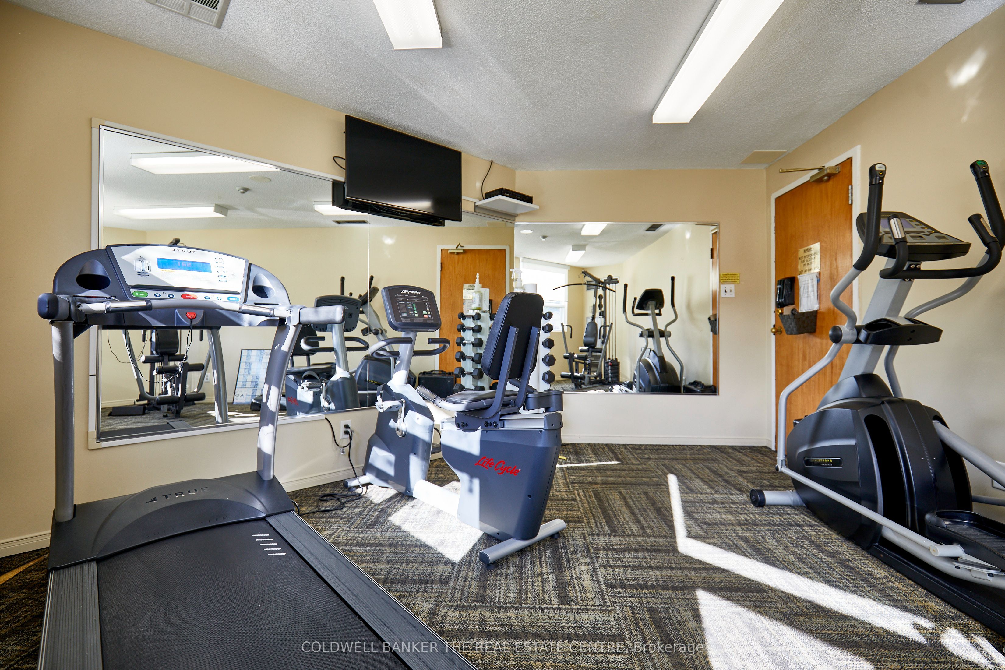 #401 - 2 Westney Road Property Photo 24