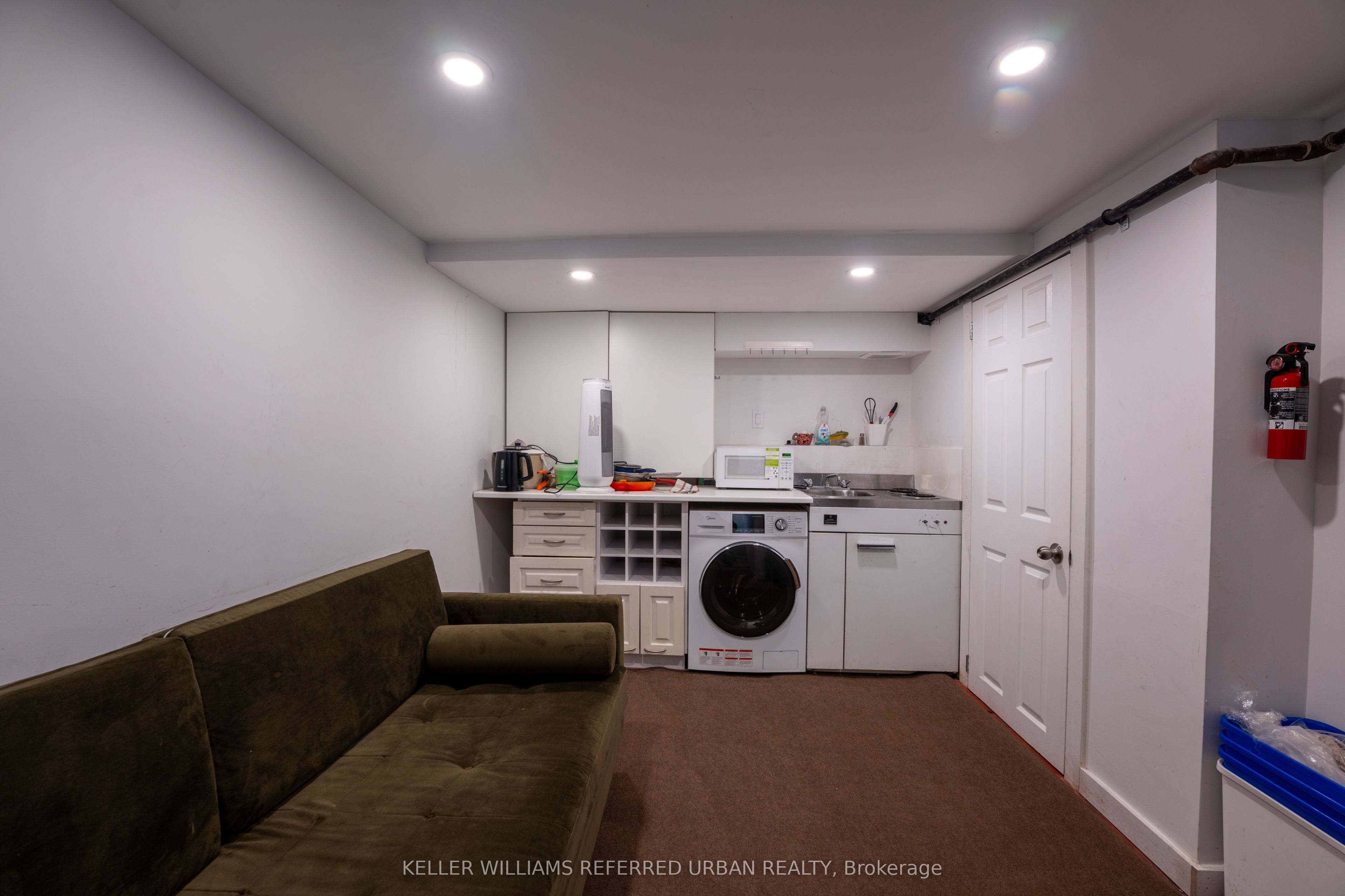 718 Gerrard Street Property Photo 2