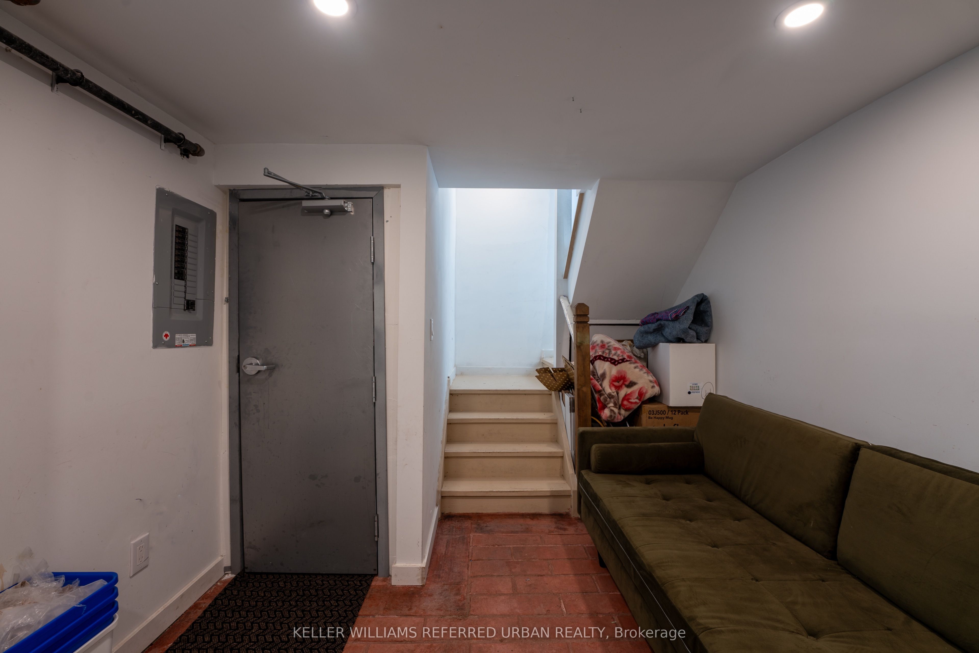 718 Gerrard Street Property Photo 3