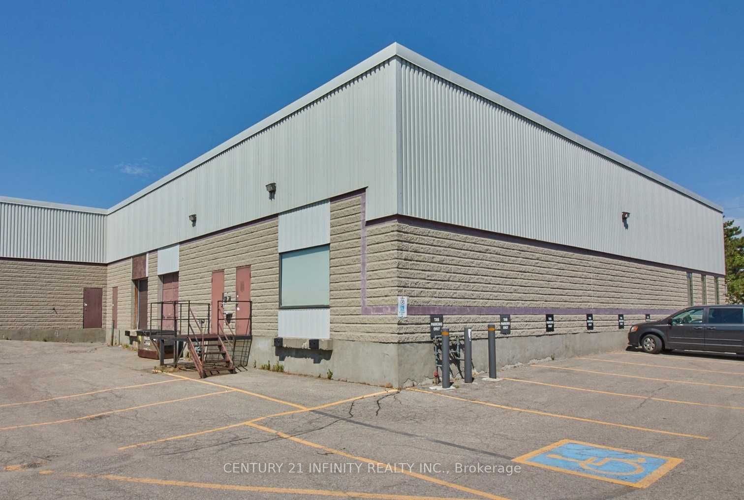 #1-2 - 1751 Wentworth Street Property Photo 2