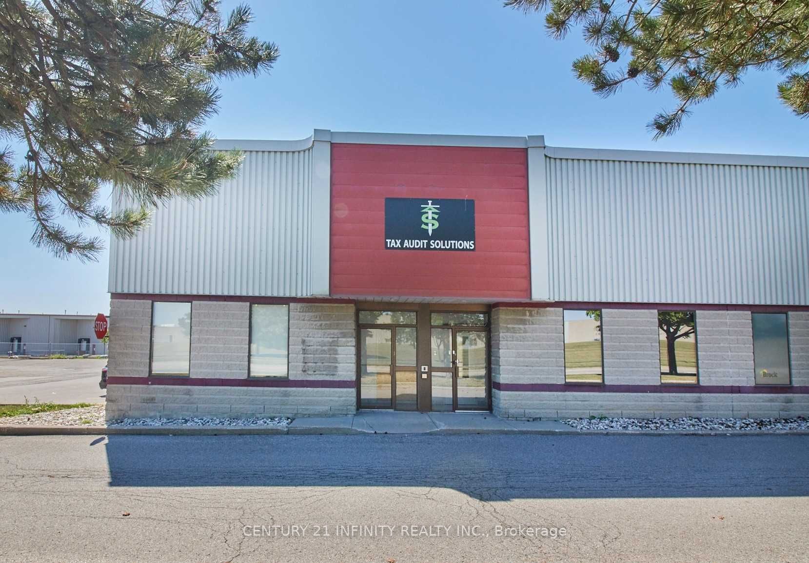 #1-2 - 1751 Wentworth Street Property Photo 4