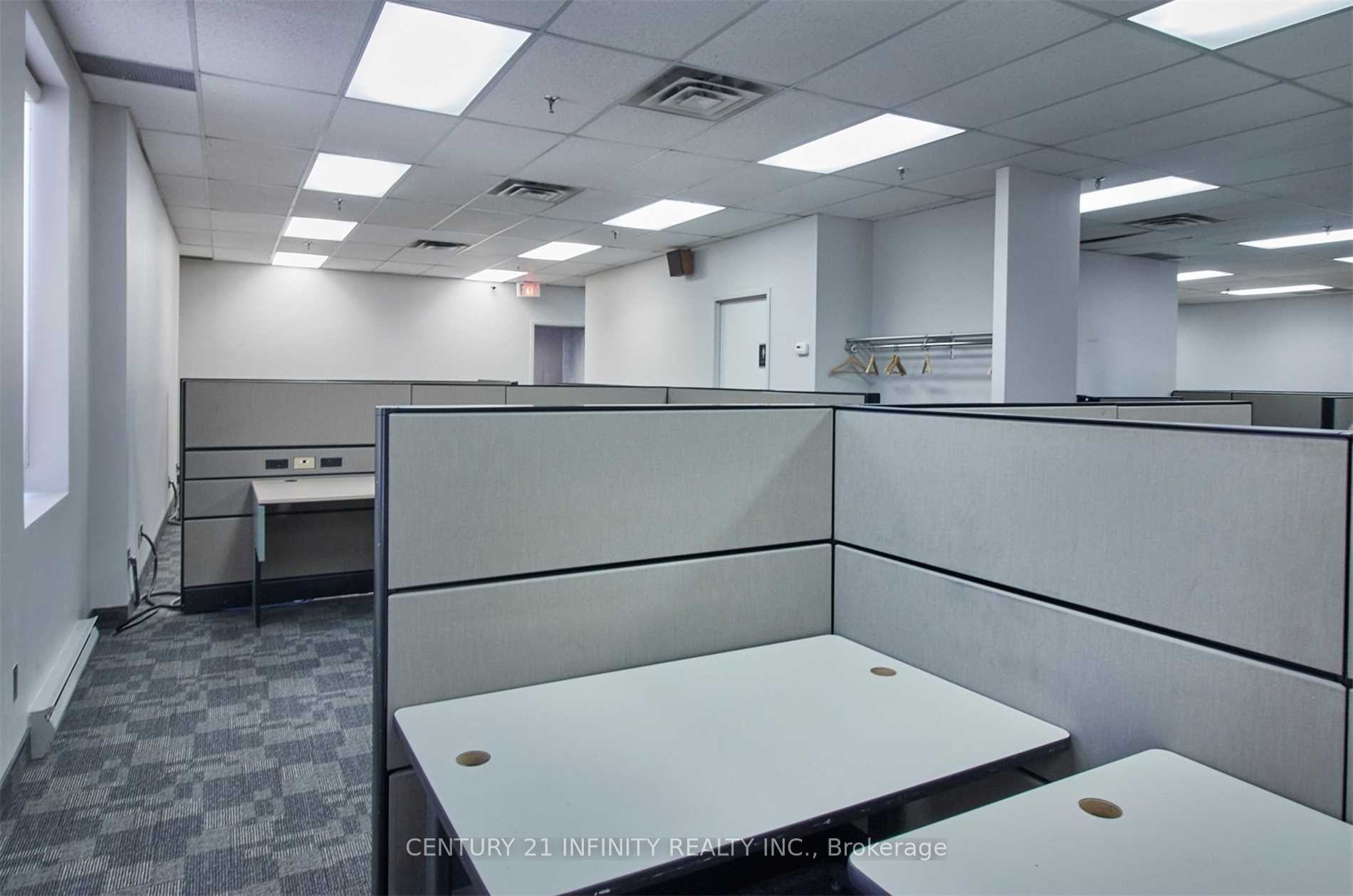#1-2 - 1751 Wentworth Street Property Photo 8