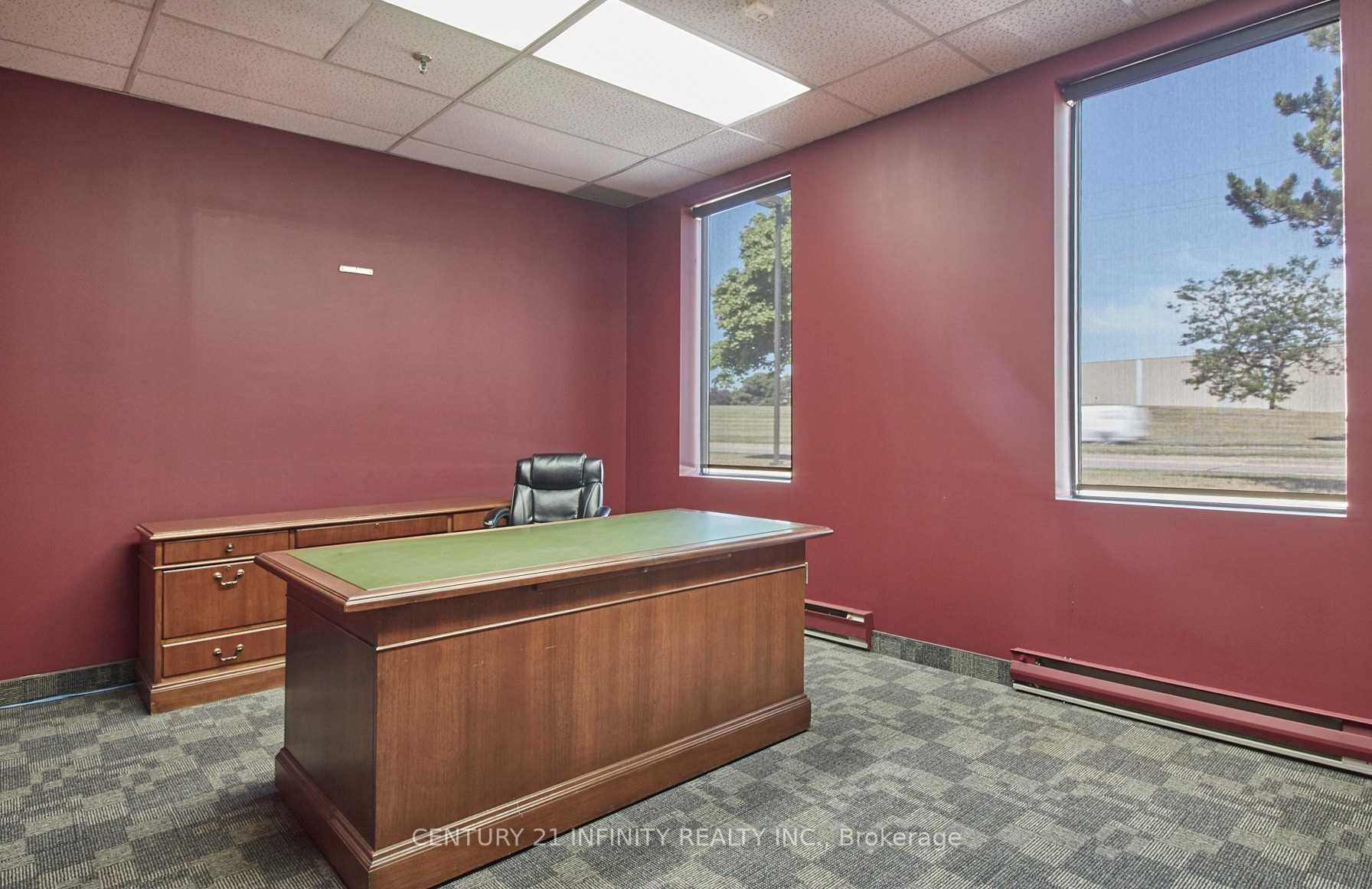 #1-2 - 1751 Wentworth Street Property Photo 10
