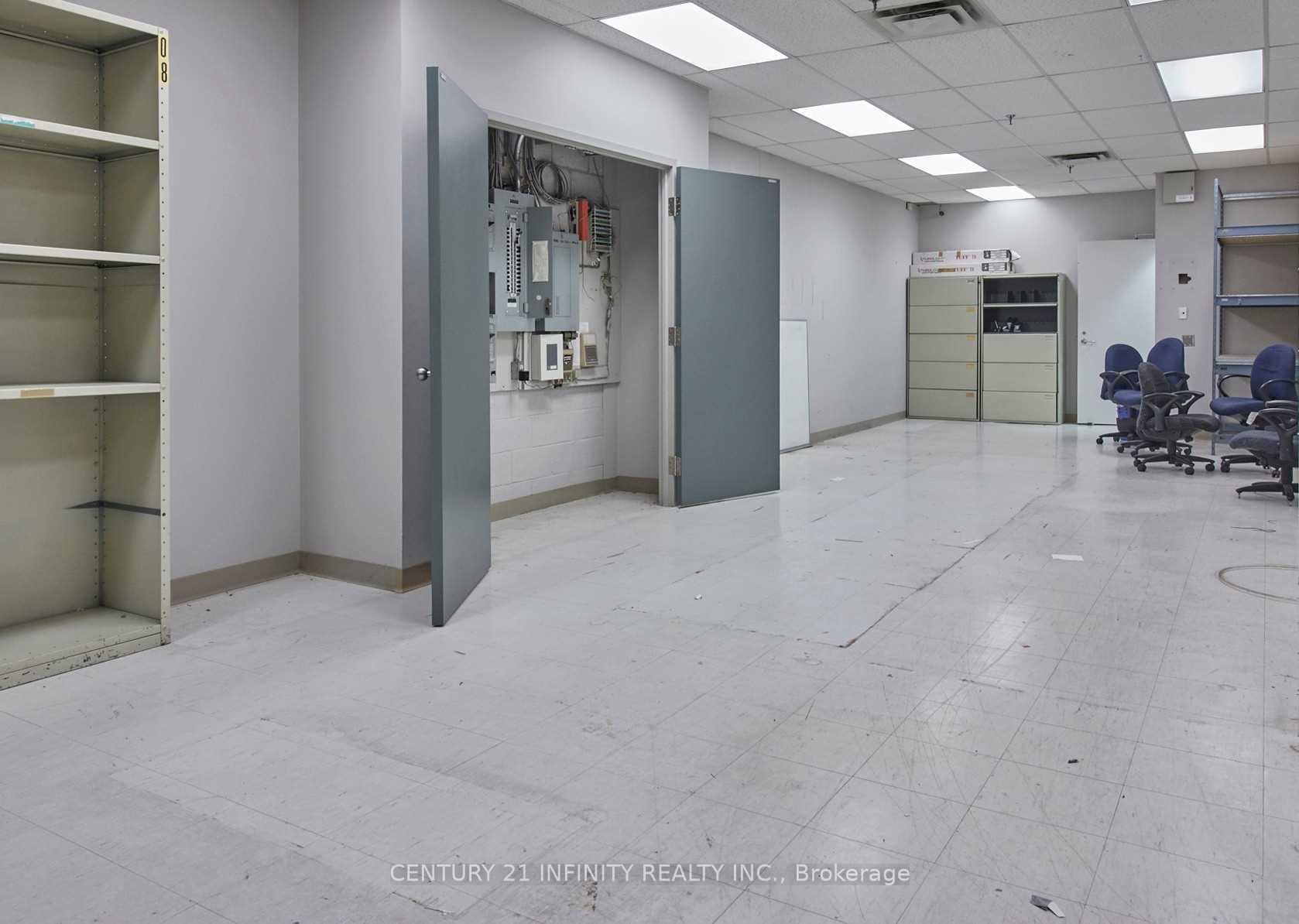 #1-2 - 1751 Wentworth Street Property Photo 15