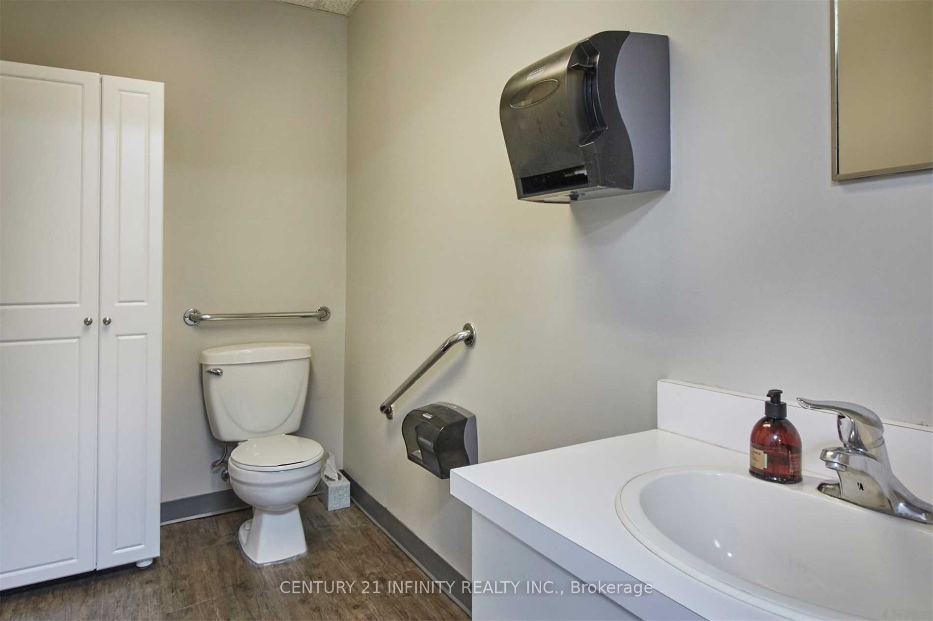 #1-2 - 1751 Wentworth Street Property Photo 17