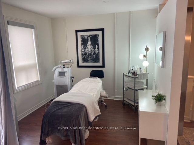 #upper - 808 Danforth Avenue Property Photo 7