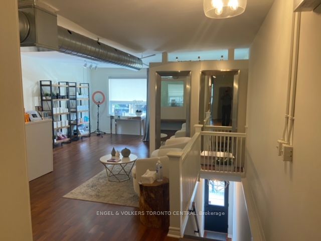 #upper - 808 Danforth Avenue Property Photo 10