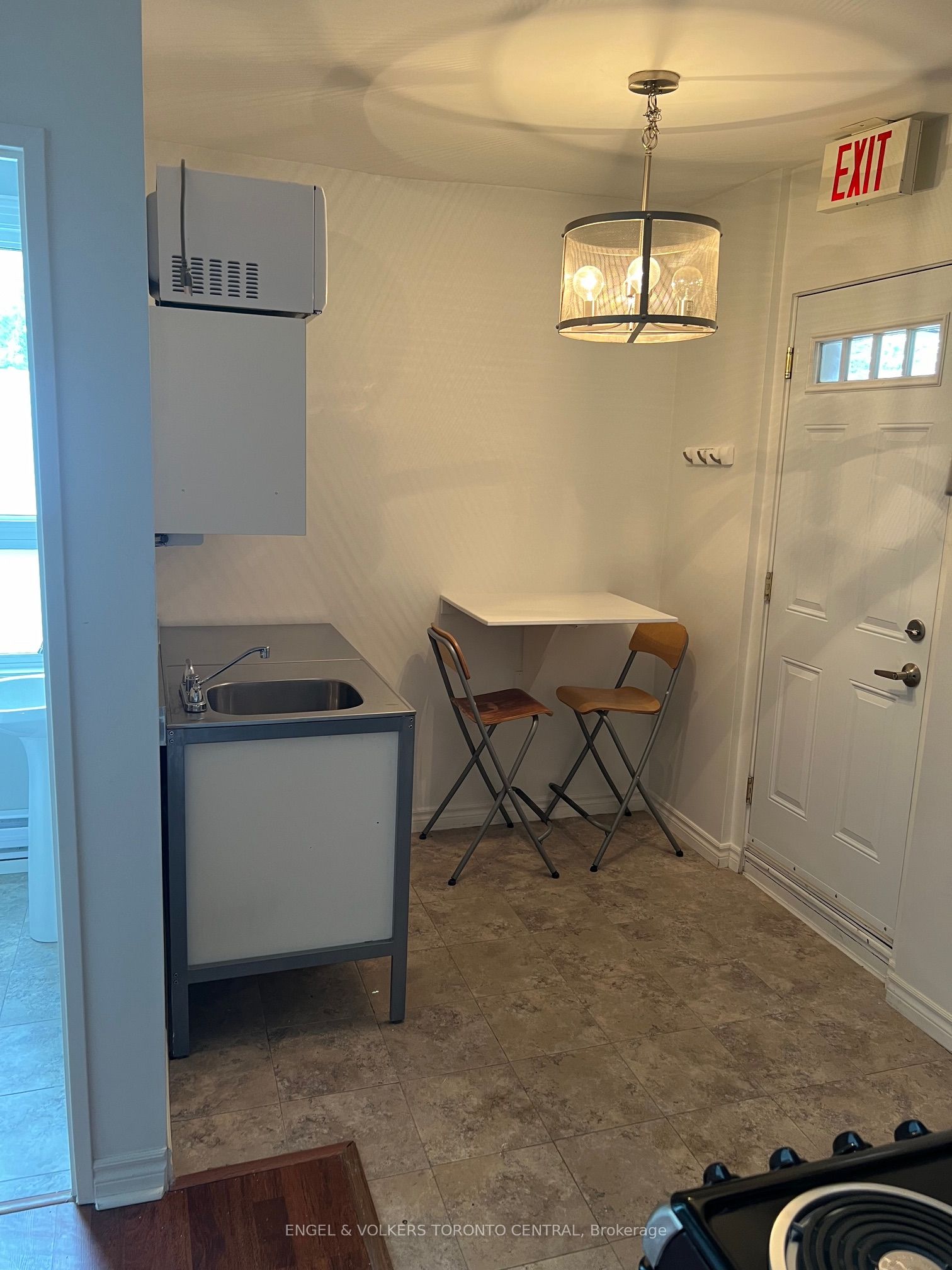 #upper - 808 Danforth Avenue Property Photo 13