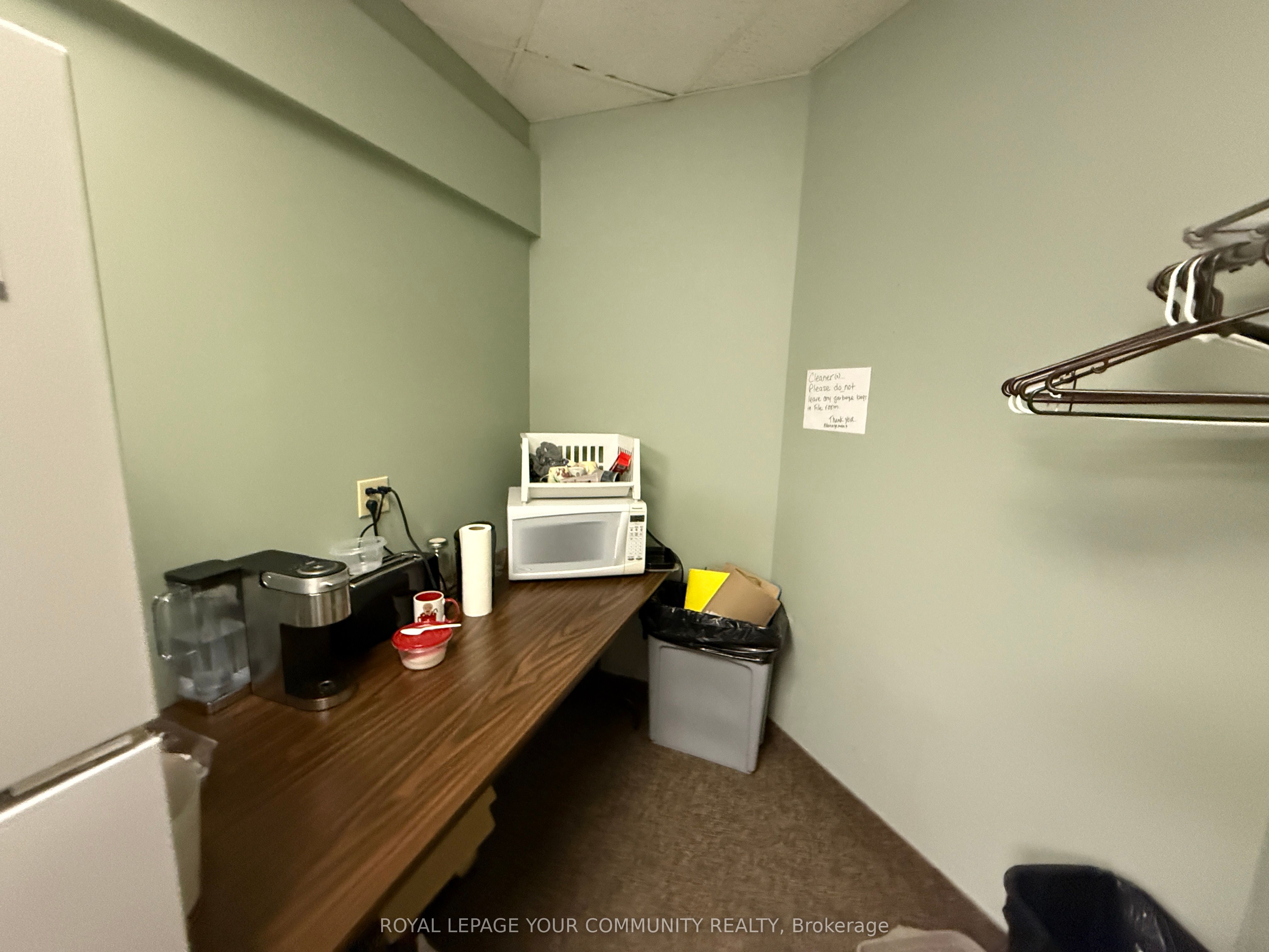 #102 - 1450 Hopkins Street Property Photo 8