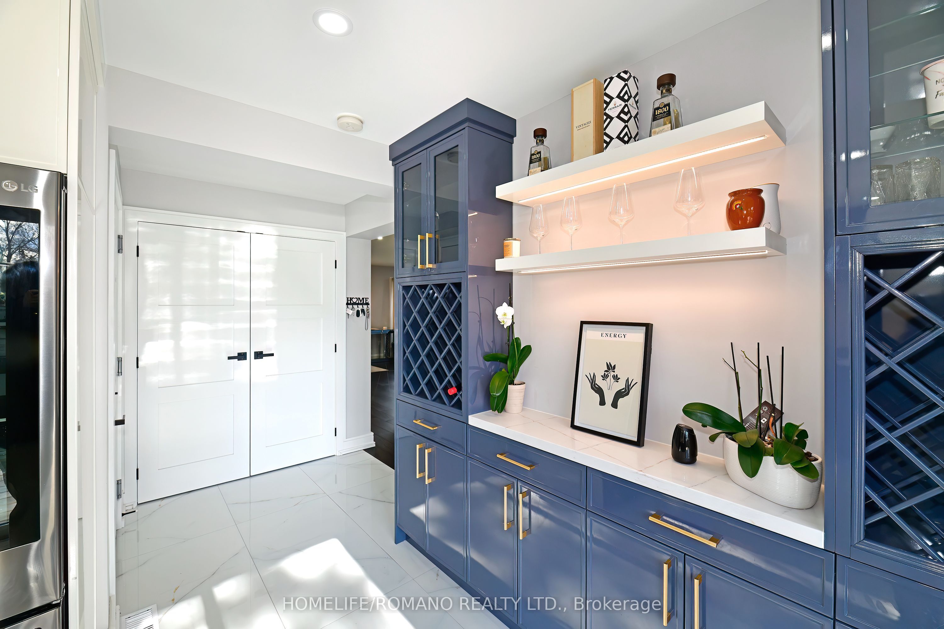 826 Krosno Boulevard Property Photo 12
