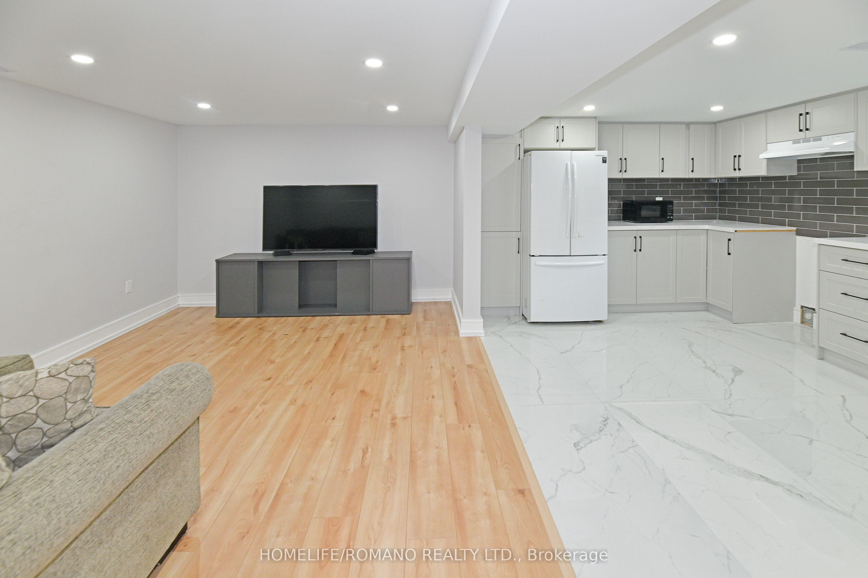 826 Krosno Boulevard Property Photo 23
