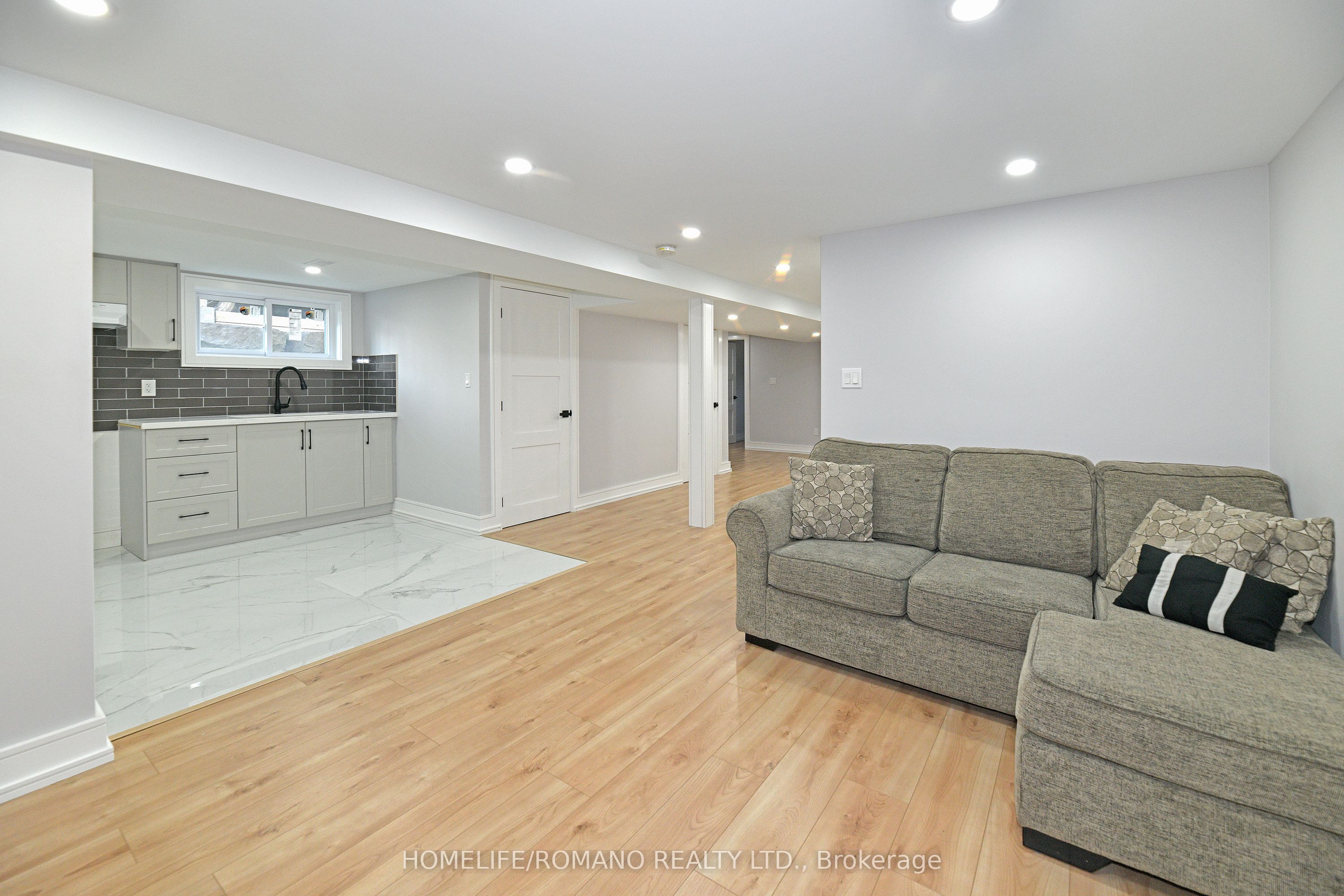 826 Krosno Boulevard Property Photo 25