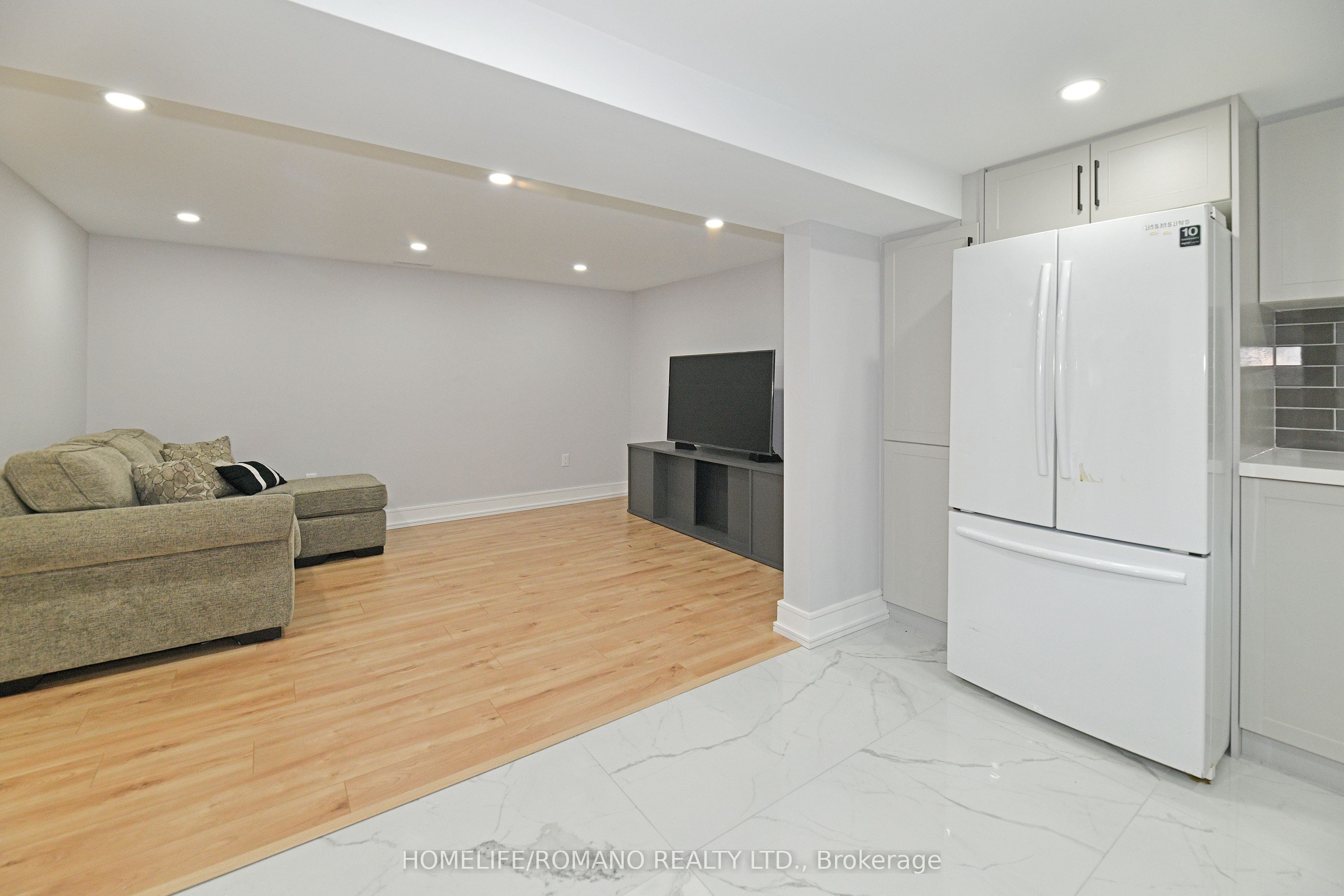 826 Krosno Boulevard Property Photo 26
