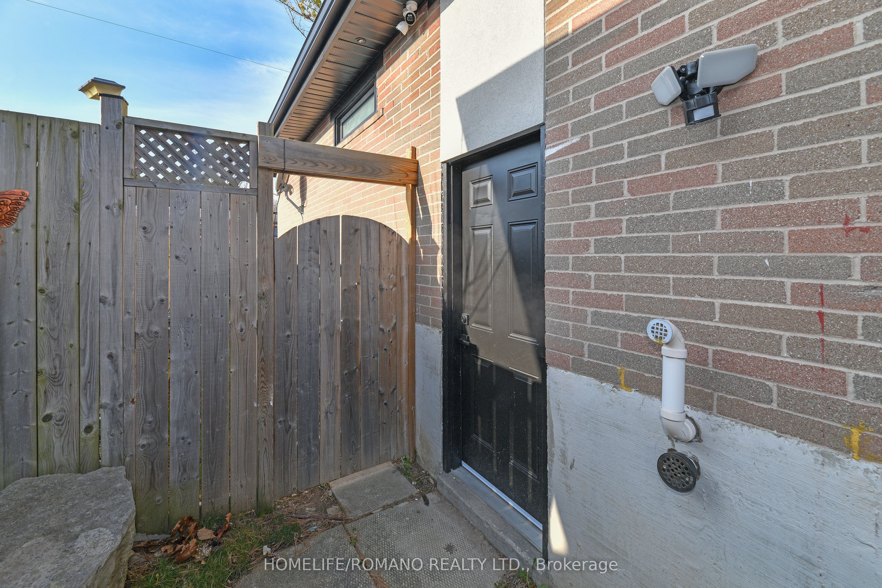 826 Krosno Boulevard Property Photo 40