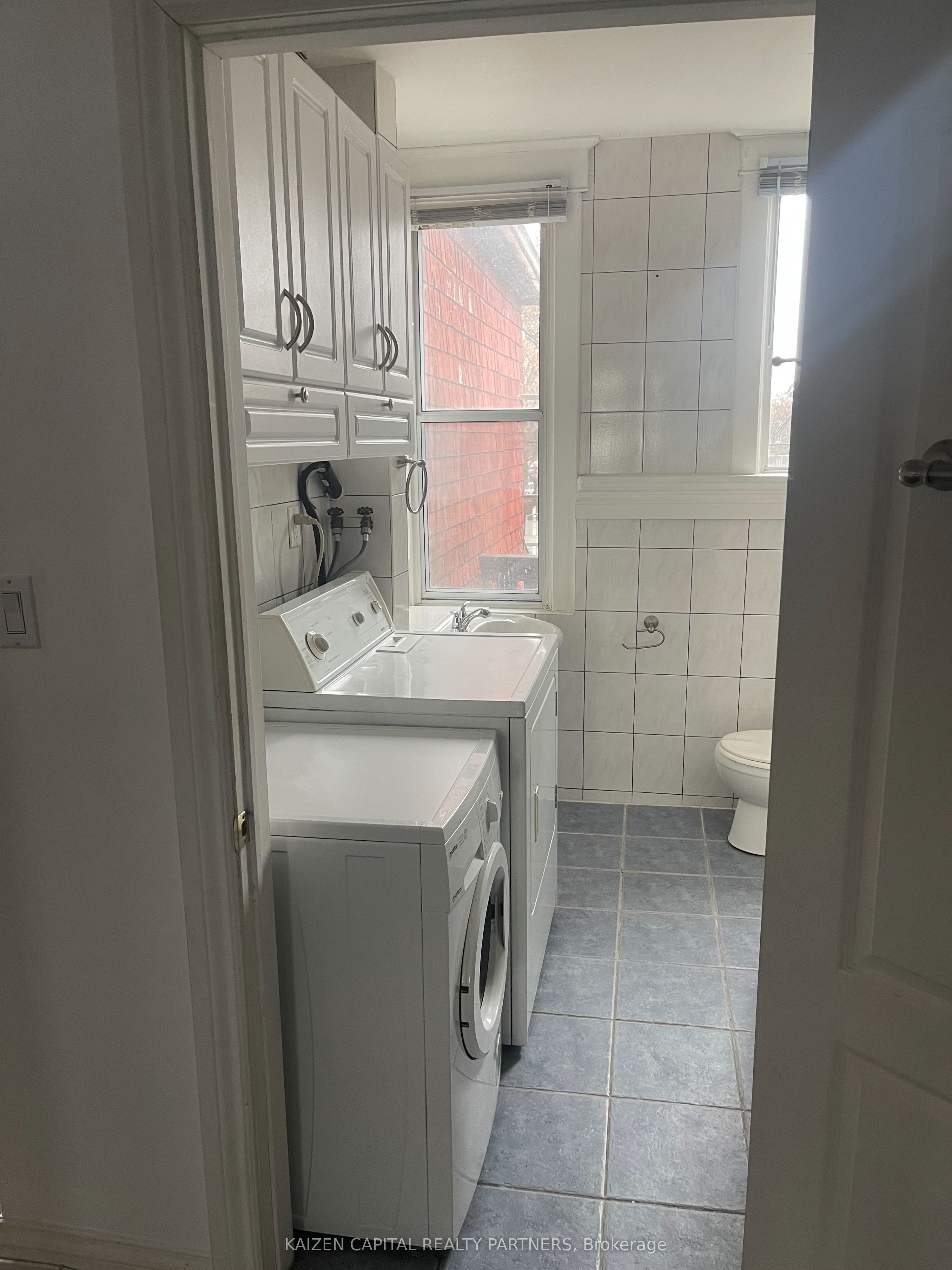 2666 Danforth Avenue Property Photo 16