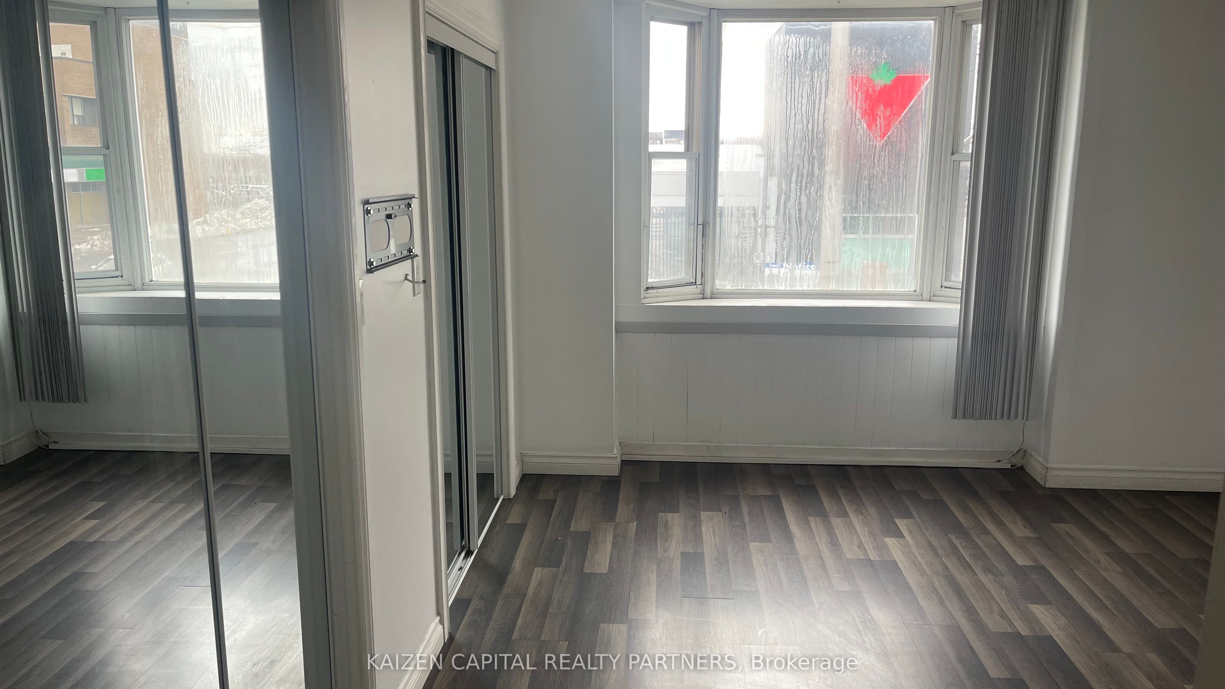 2666 Danforth Avenue Property Photo 18