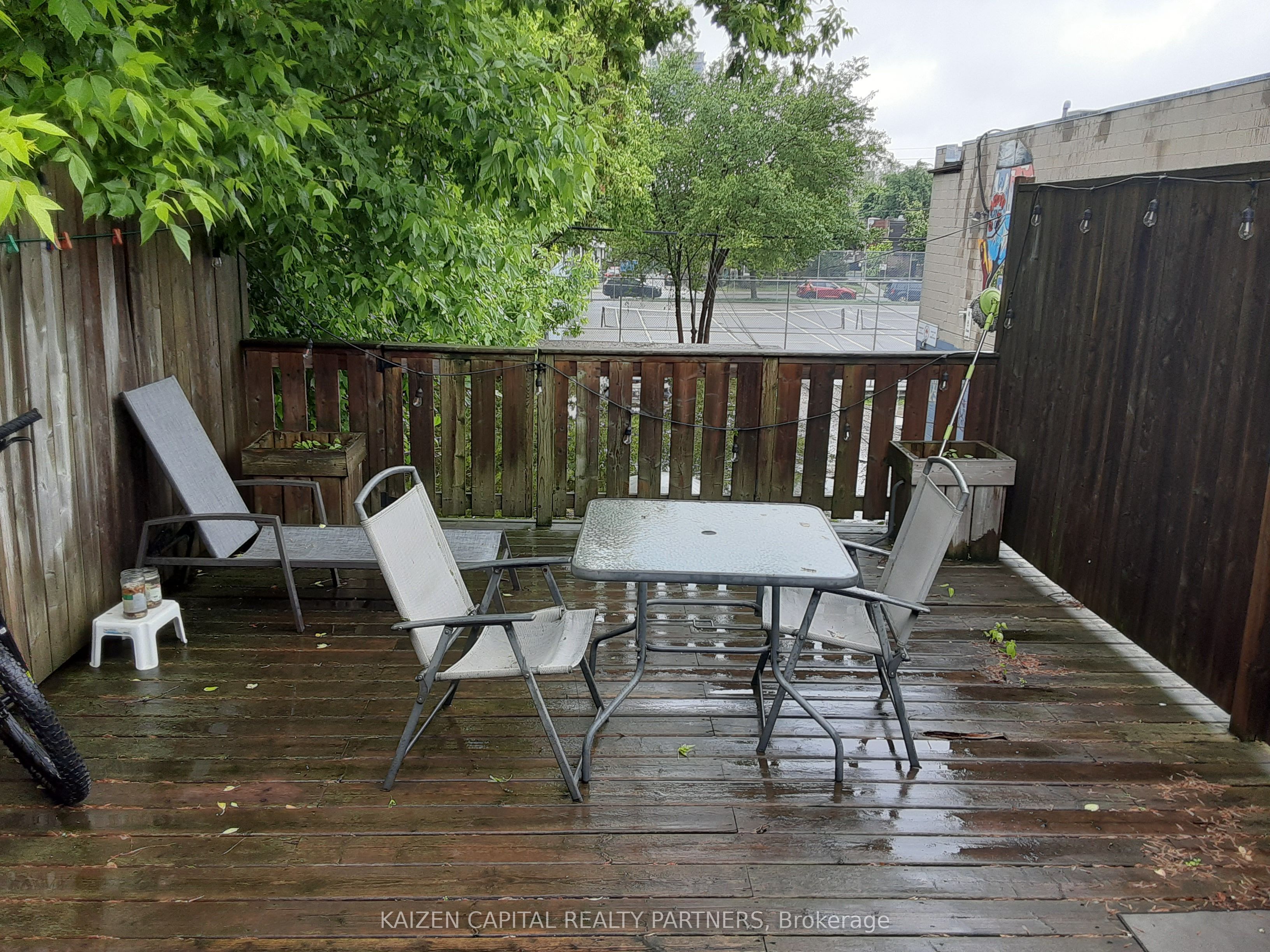2666 Danforth Avenue Property Photo 20