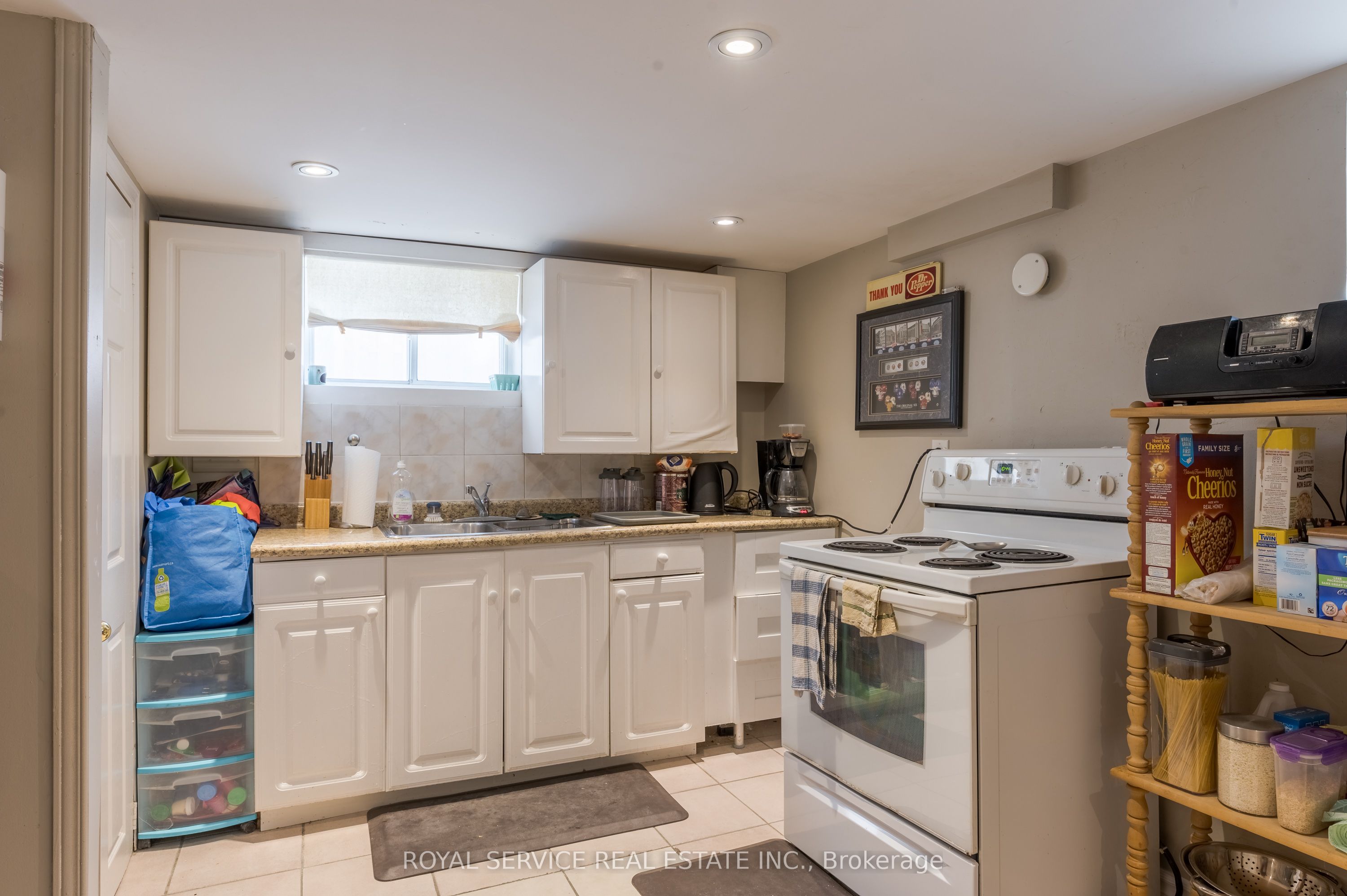 1402 Simcoe Street Property Photo 12