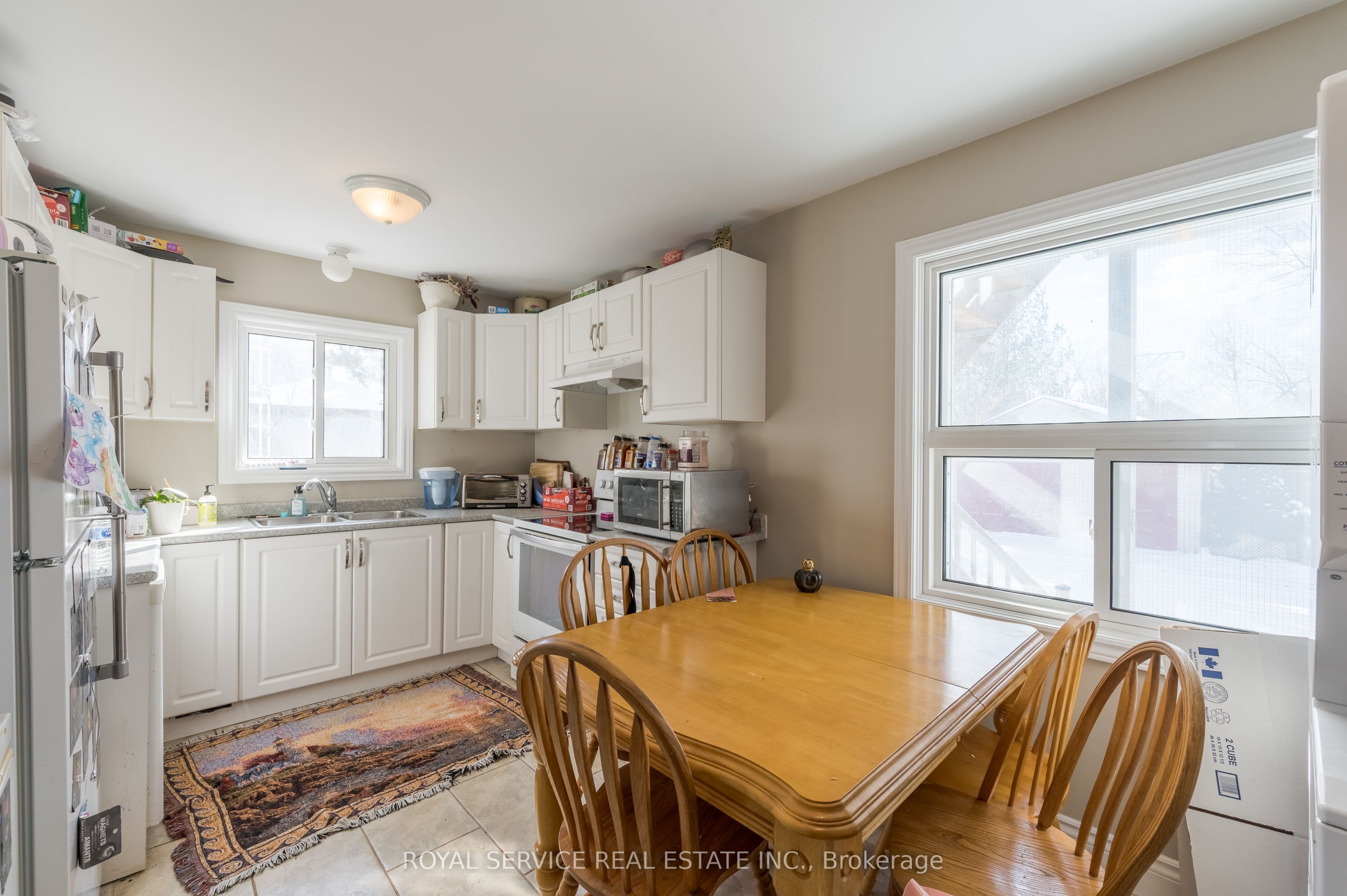 1402 Simcoe Street Property Photo 15